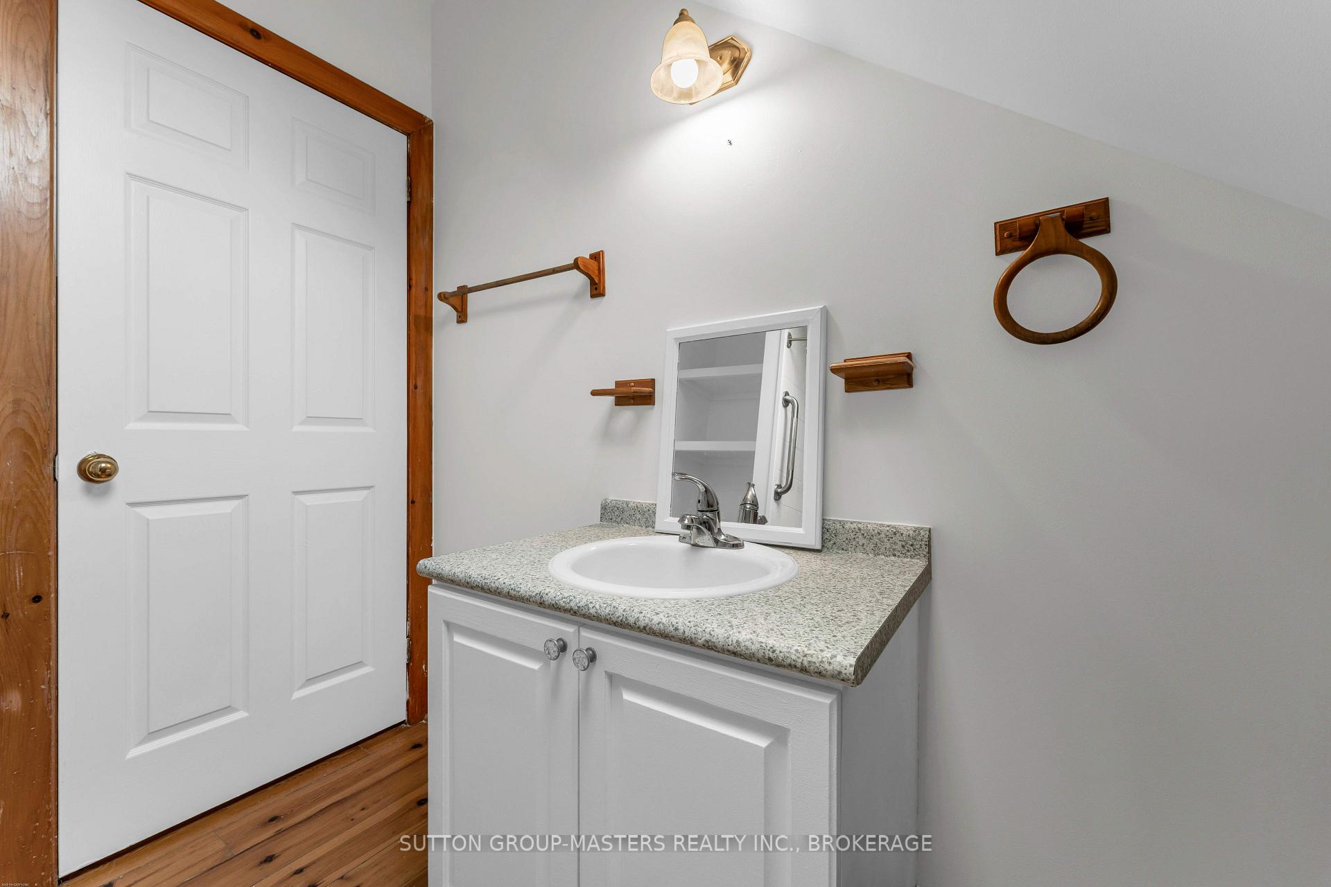 Photo 27 of 1062 Montreal Street, Kingston, Rideau — HOMEH