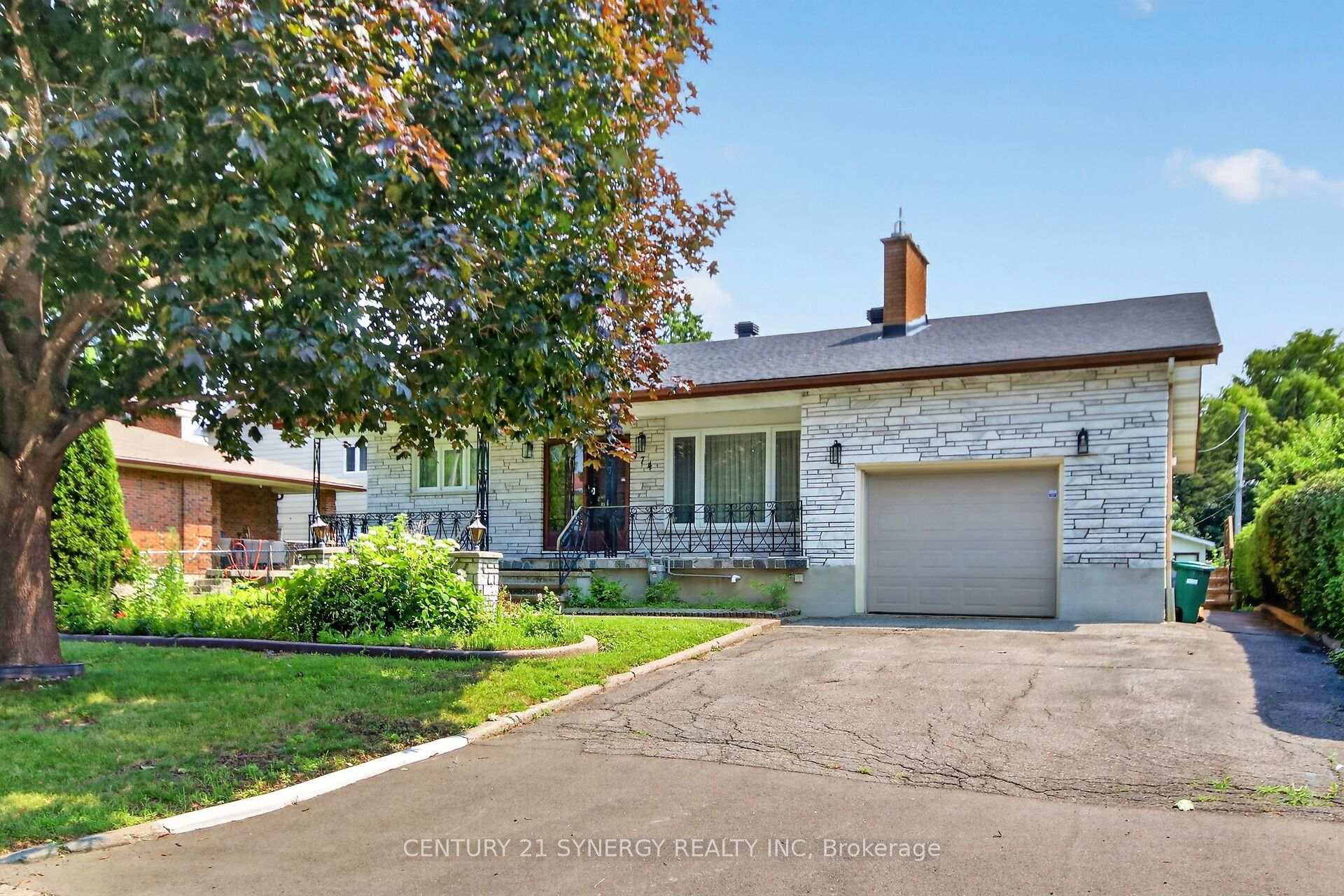 Photo of 974 Greenbriar Avenue
