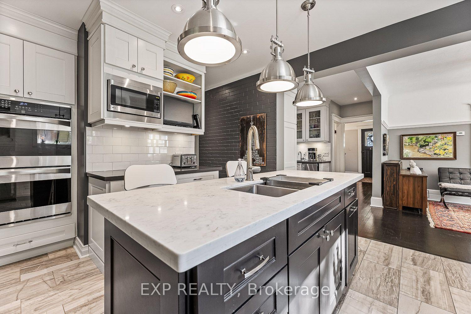 Photo 12 of 208 Lorne Avenue, Newmarket, Central Newmarket — HOMEH