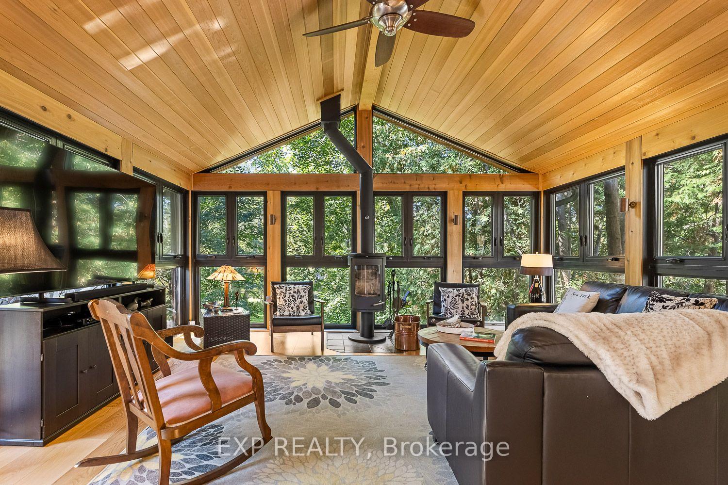 Photo 14 of 208 Lorne Avenue, Newmarket, Central Newmarket — HOMEH
