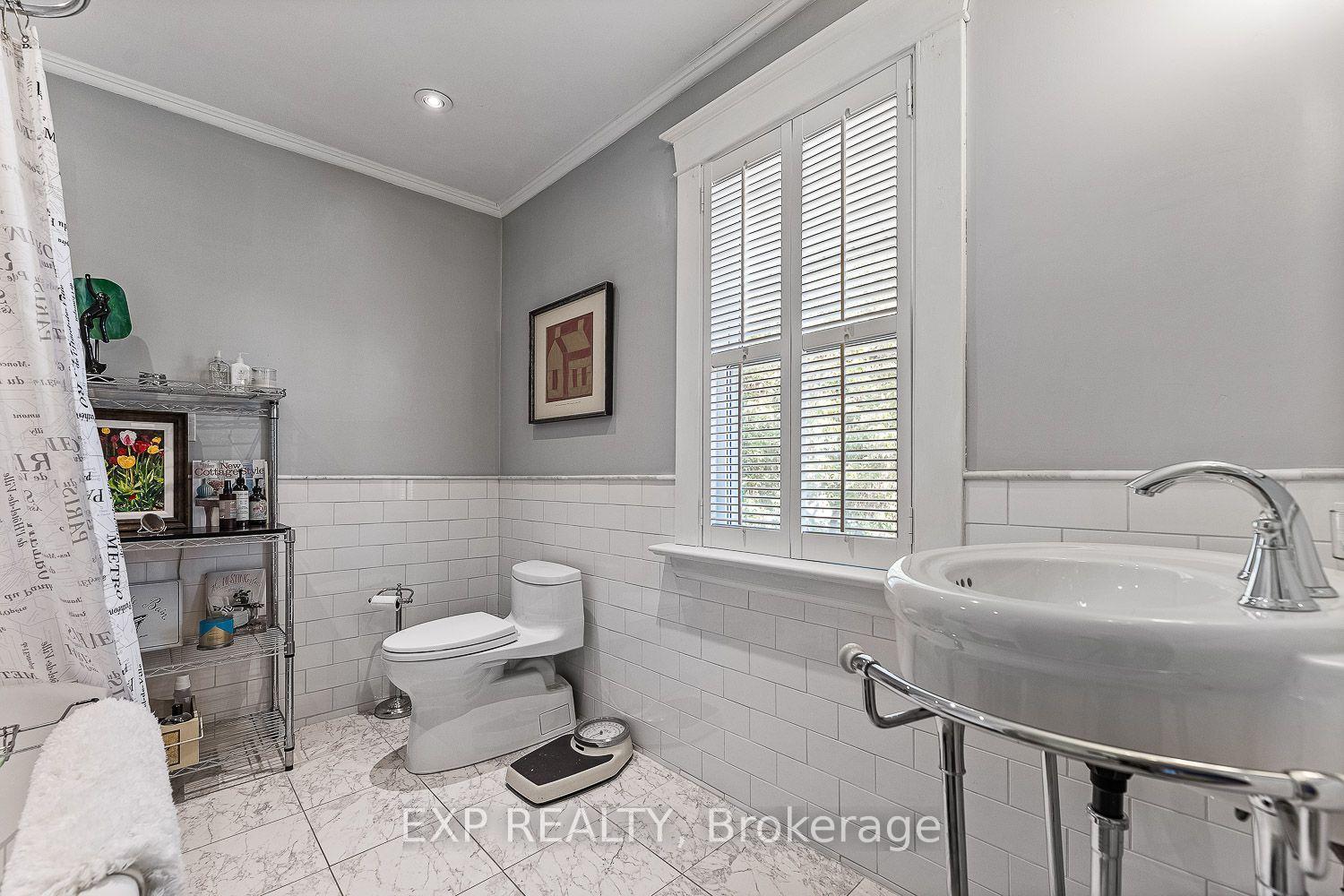 Photo 28 of 208 Lorne Avenue, Newmarket, Central Newmarket — HOMEH
