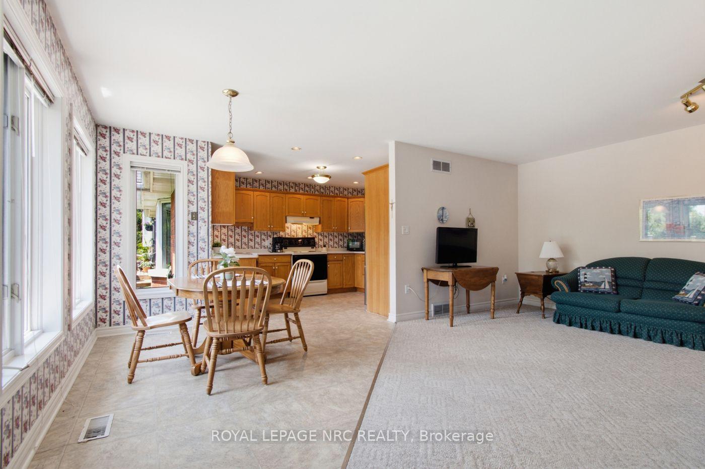 Photo 12 of 7690 Mount Carmel Boulevard, Niagara Falls, Mt. Carmel — HOMEH
