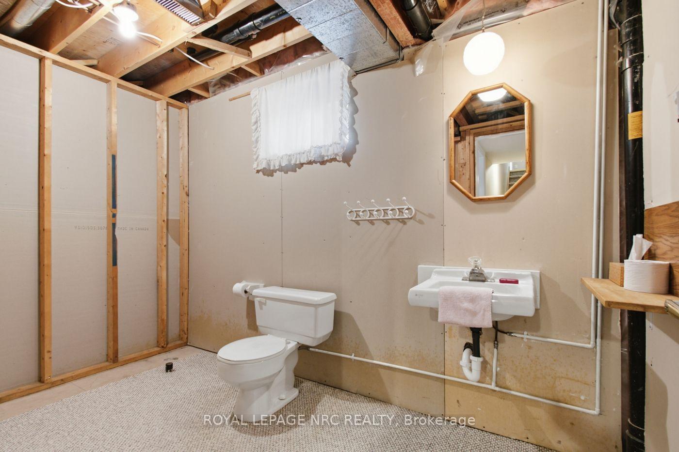 Photo 37 of 7690 Mount Carmel Boulevard, Niagara Falls, Mt. Carmel — HOMEH