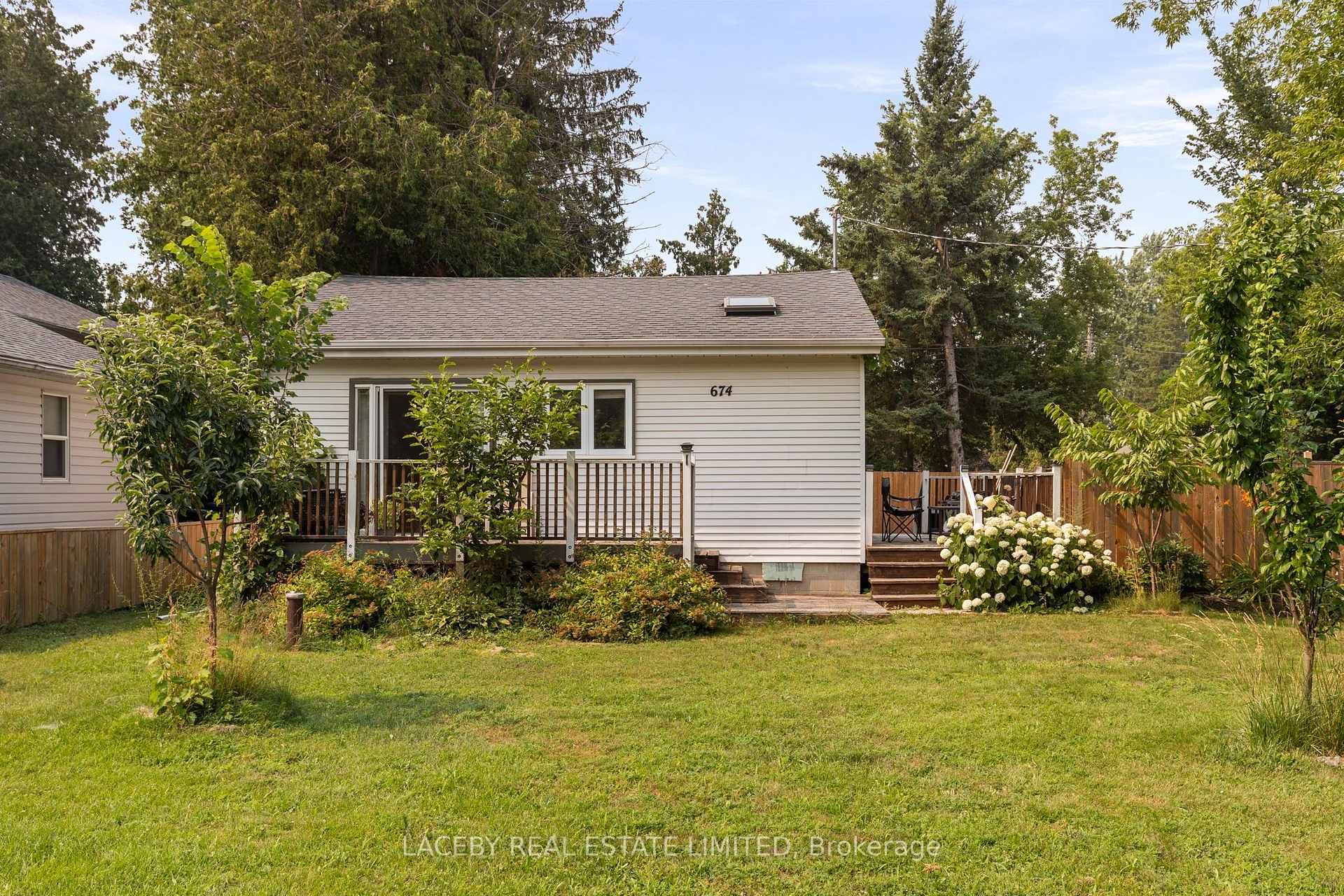Photo 3 of 674 Chestnut Street, Innisfil, Rural Innisfil — HOMEH