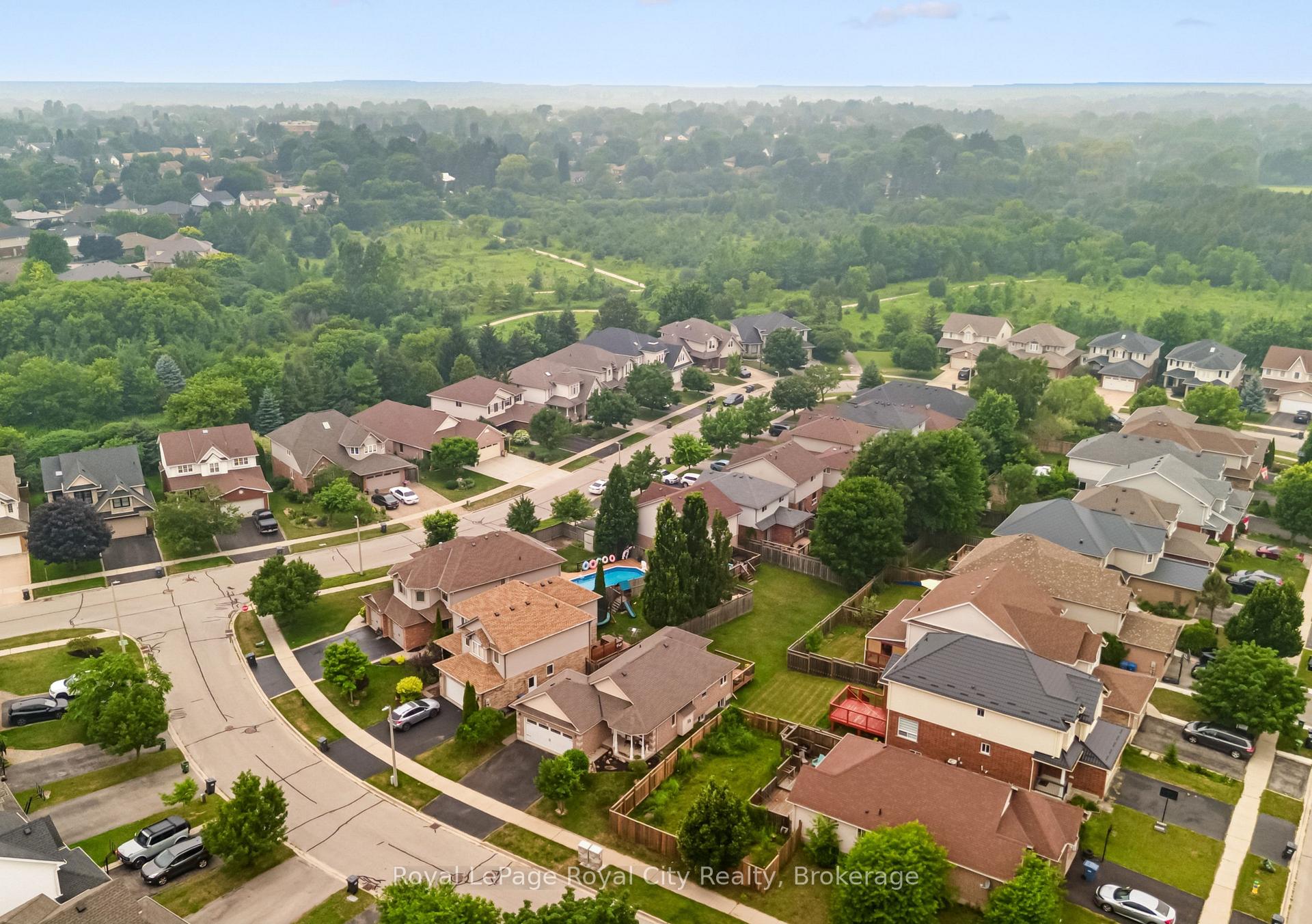 Photo 5 of 3 Marigold Drive, Guelph, Kortright Hills — HOMEH