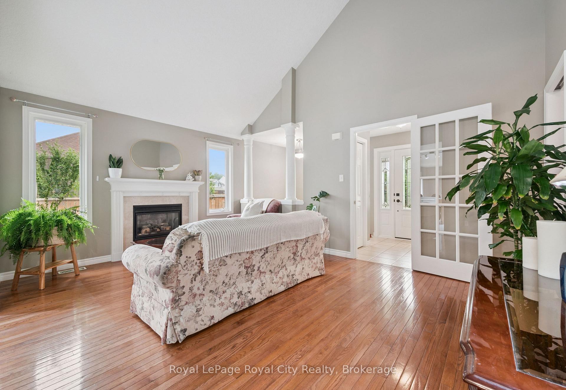 Photo 8 of 3 Marigold Drive, Guelph, Kortright Hills — HOMEH