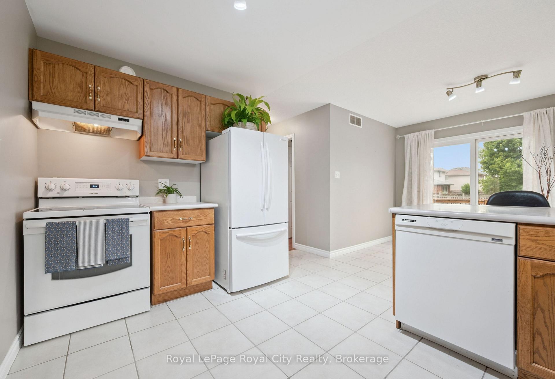 Photo 22 of 3 Marigold Drive, Guelph, Kortright Hills — HOMEH