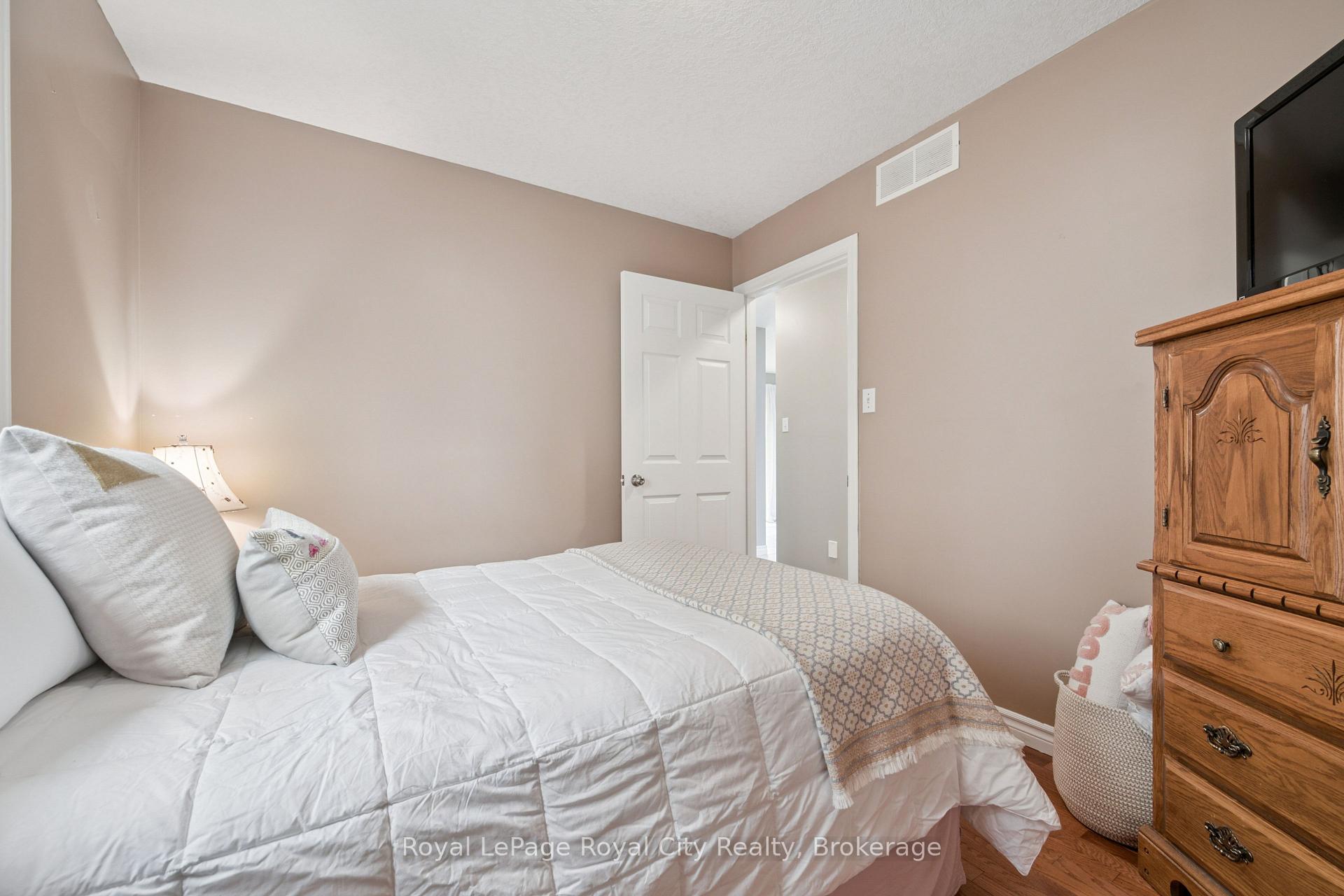 Photo 34 of 3 Marigold Drive, Guelph, Kortright Hills — HOMEH