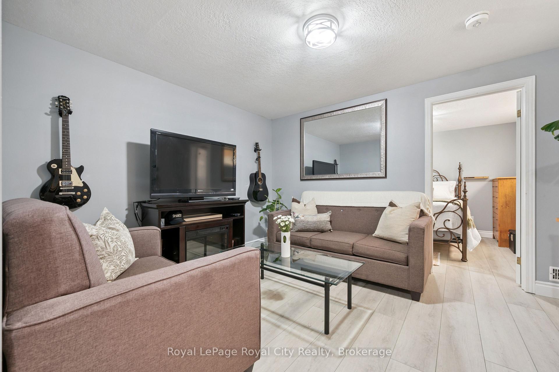 Photo 45 of 3 Marigold Drive, Guelph, Kortright Hills — HOMEH