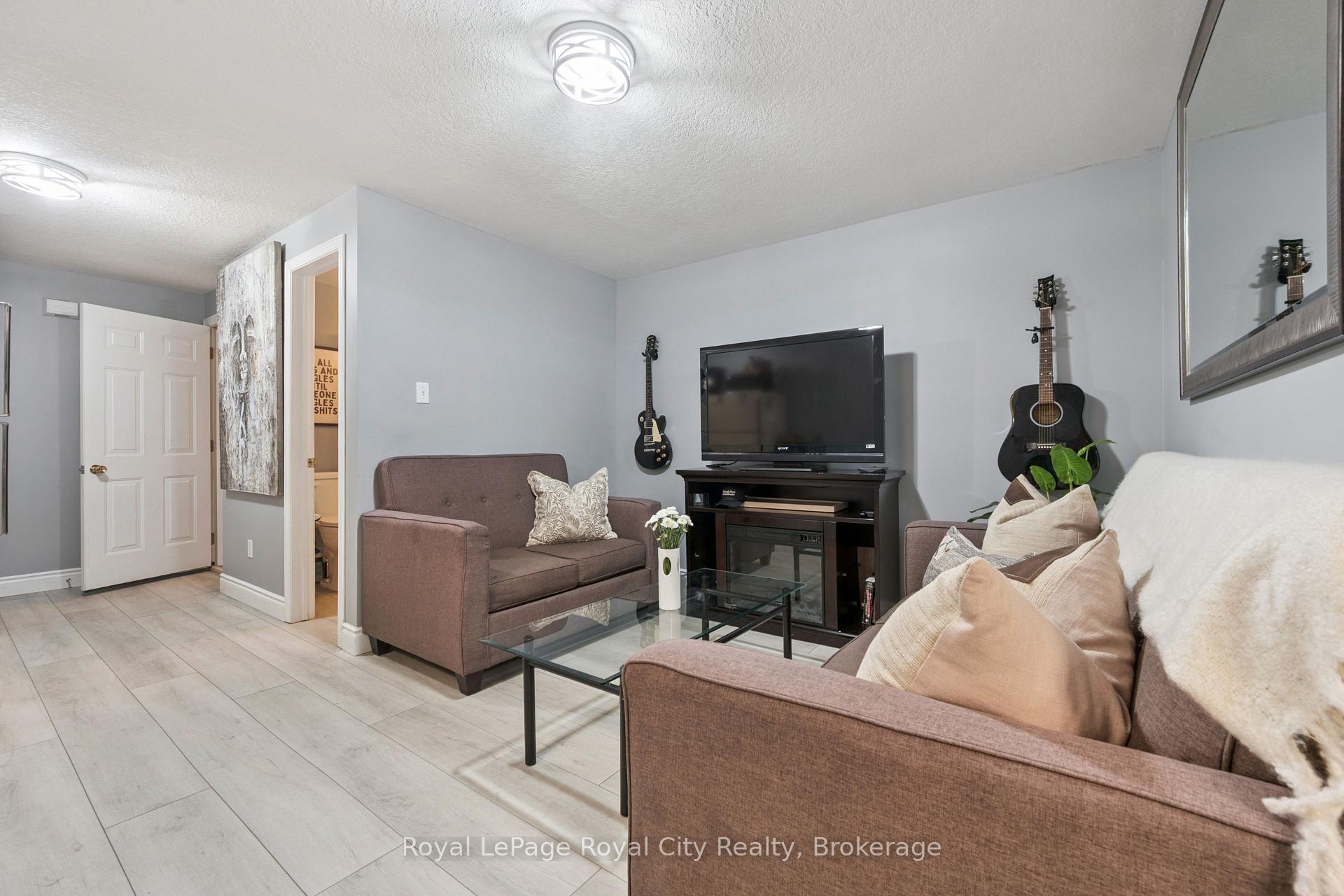 Photo 46 of 3 Marigold Drive, Guelph, Kortright Hills — HOMEH