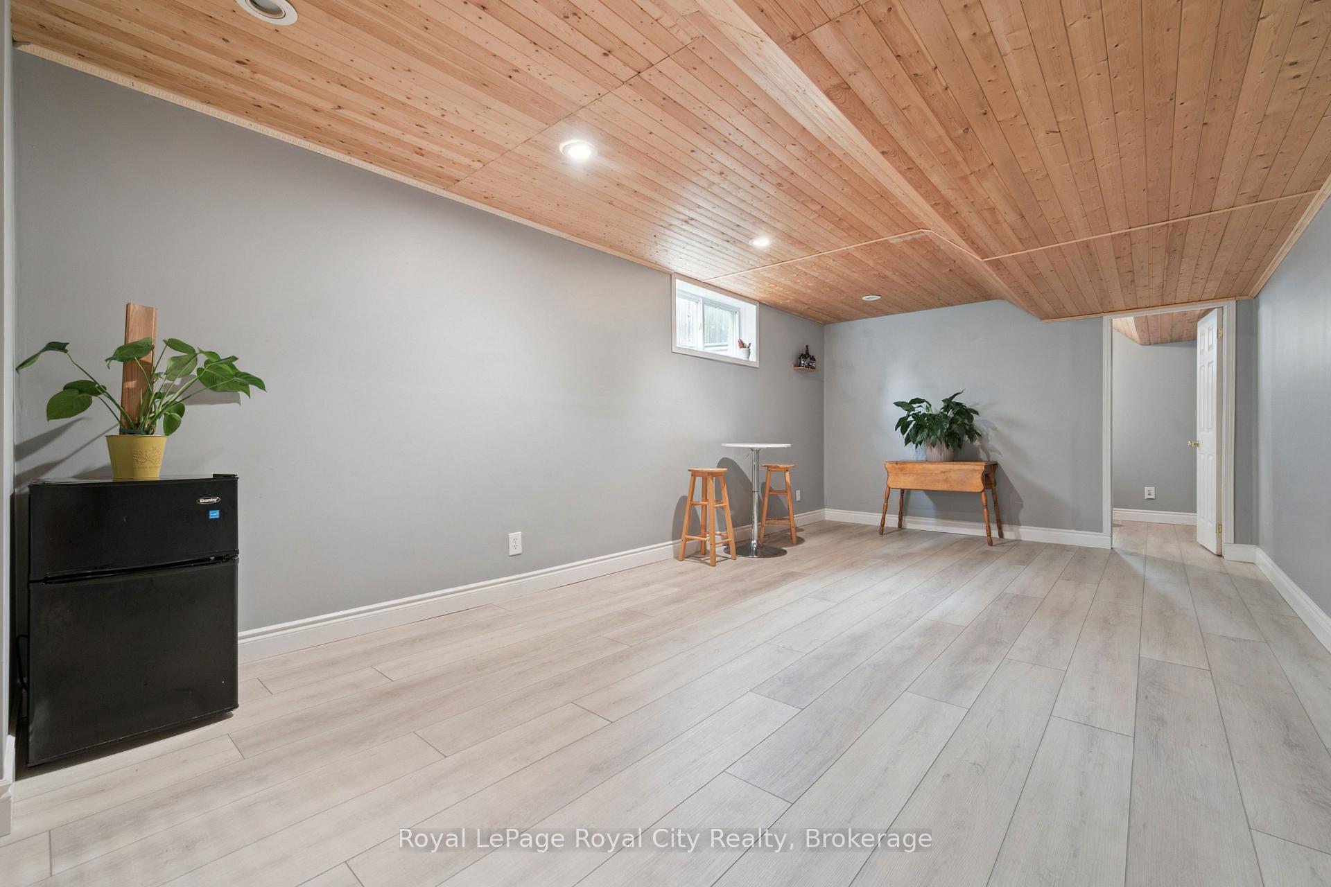 Photo 42 of 3 Marigold Drive, Guelph, Kortright Hills — HOMEH