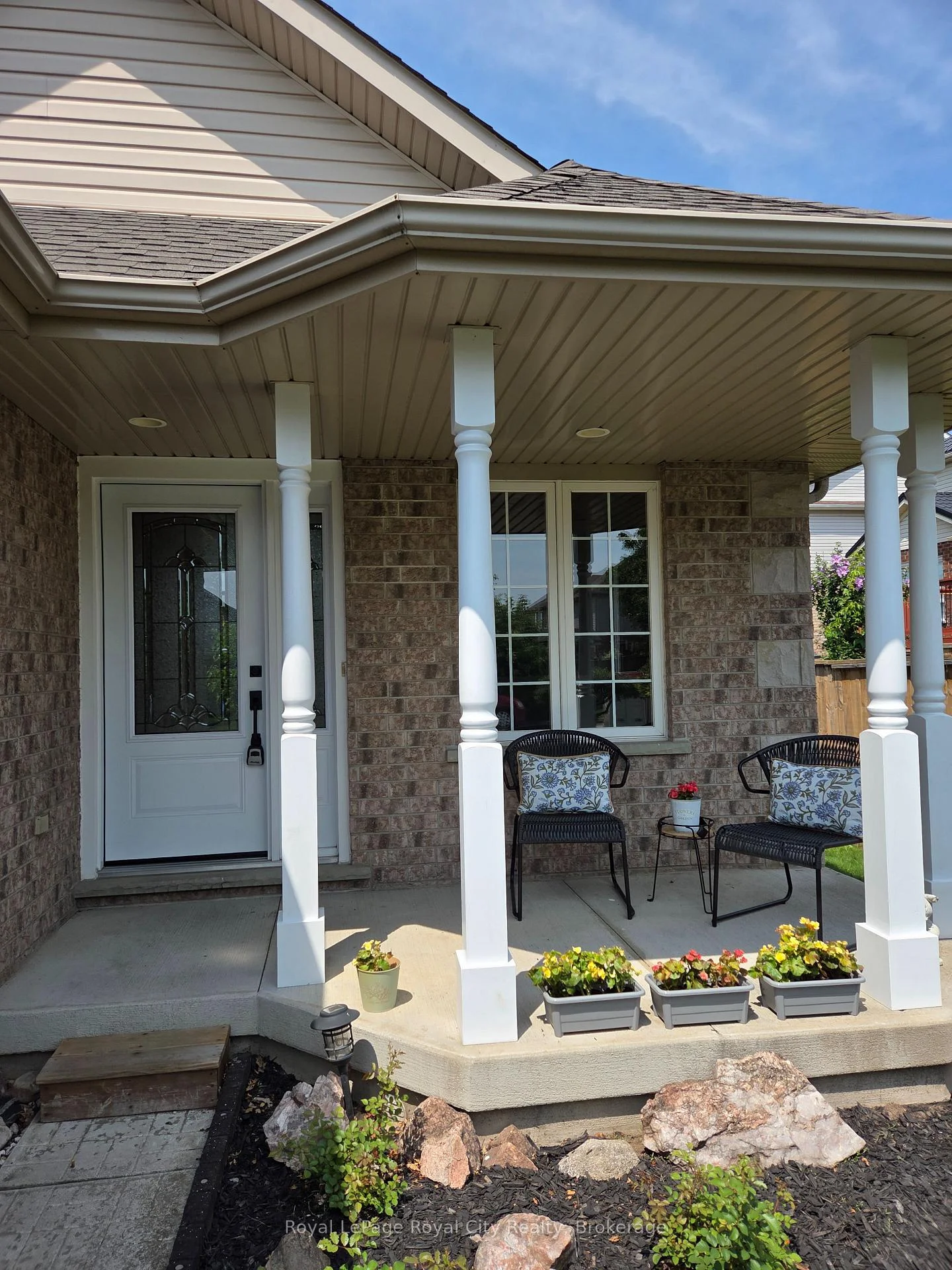 Photo 2 of 3 Marigold Drive, Guelph, Kortright Hills — HOMEH