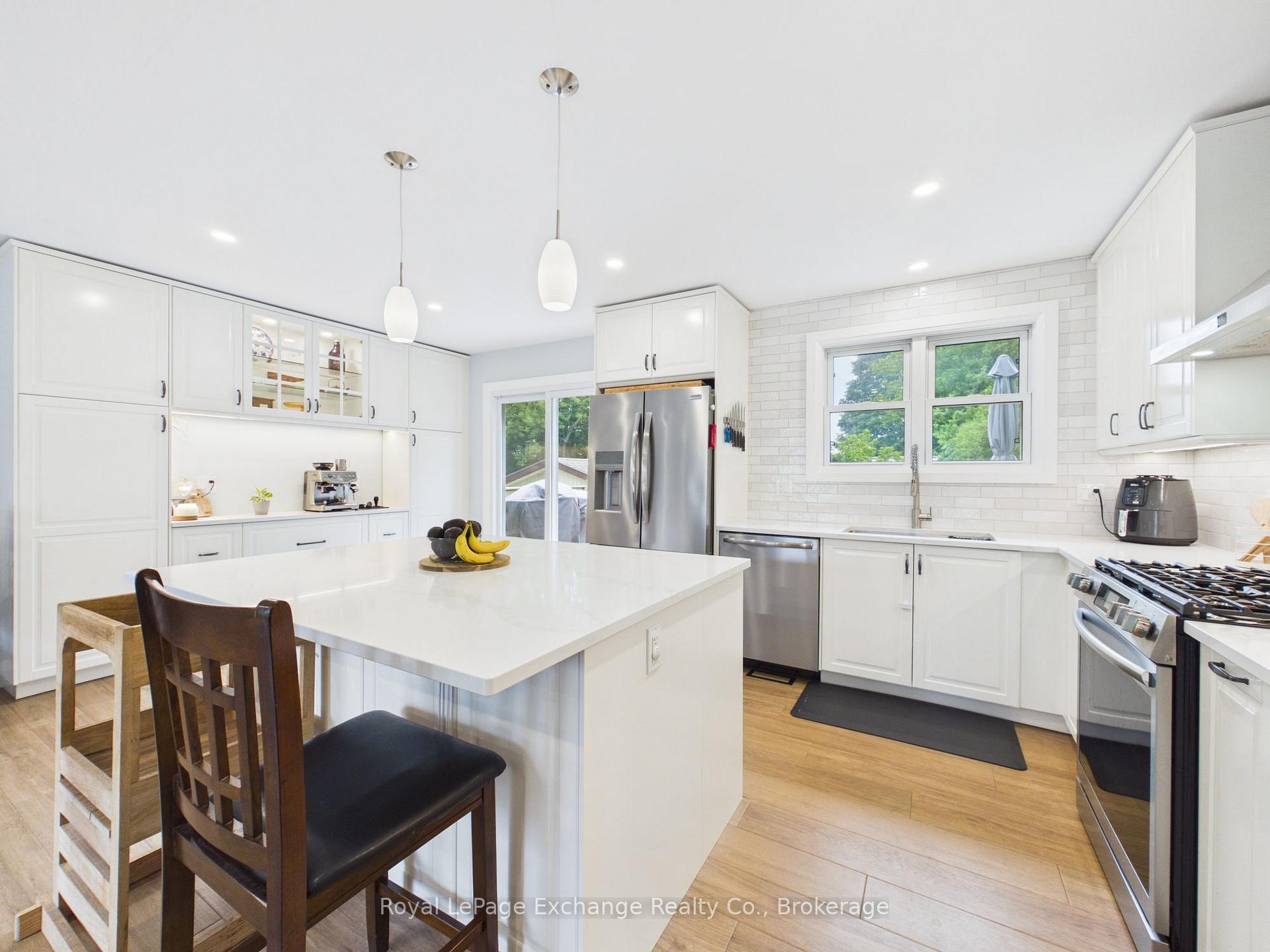 Photo 2 of 453 Elgin Street, Kincardine — HOMEH