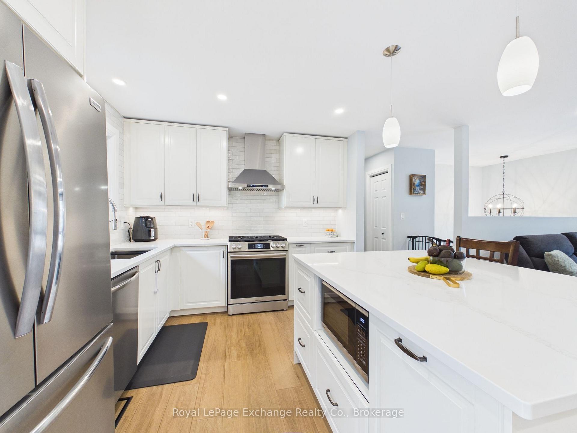 Photo 3 of 453 Elgin Street, Kincardine — HOMEH