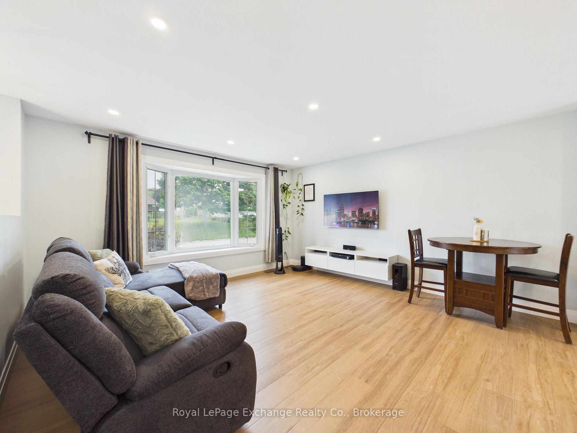 Photo 6 of 453 Elgin Street, Kincardine — HOMEH
