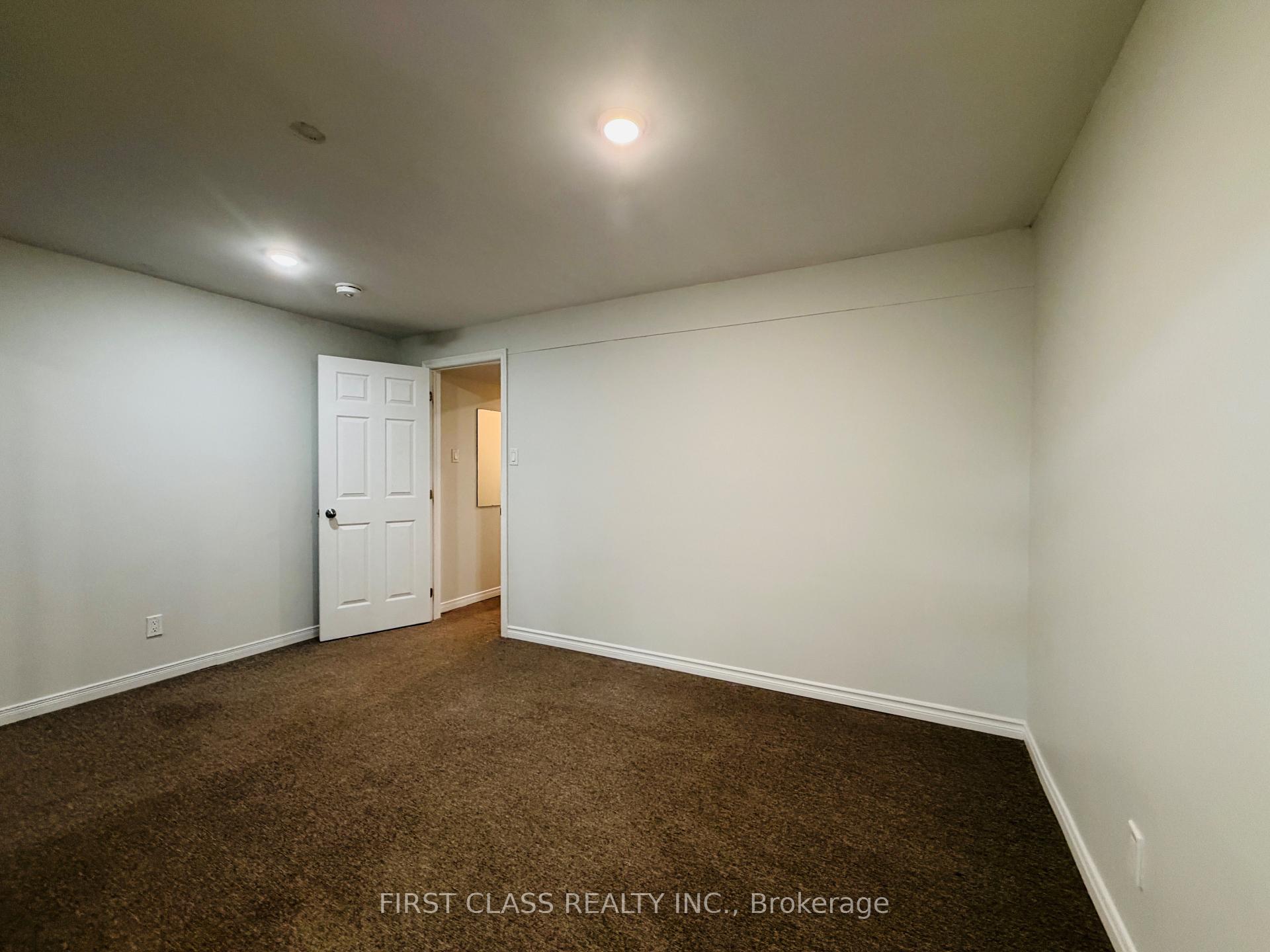 Photo 15 of 624A Rummelhardt Drive, Waterloo, Beechwood West — HOMEH