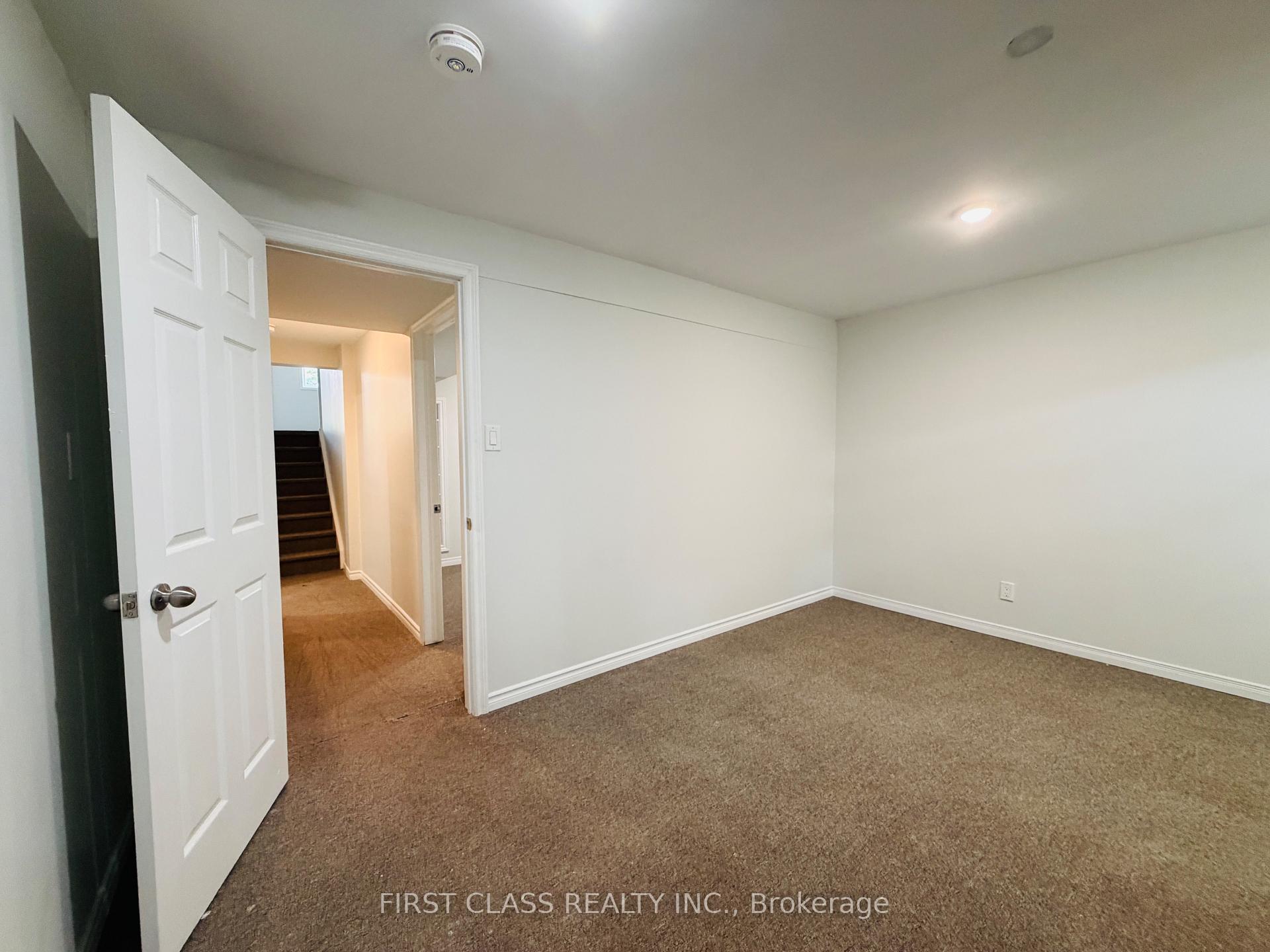 Photo 17 of 624A Rummelhardt Drive, Waterloo, Beechwood West — HOMEH