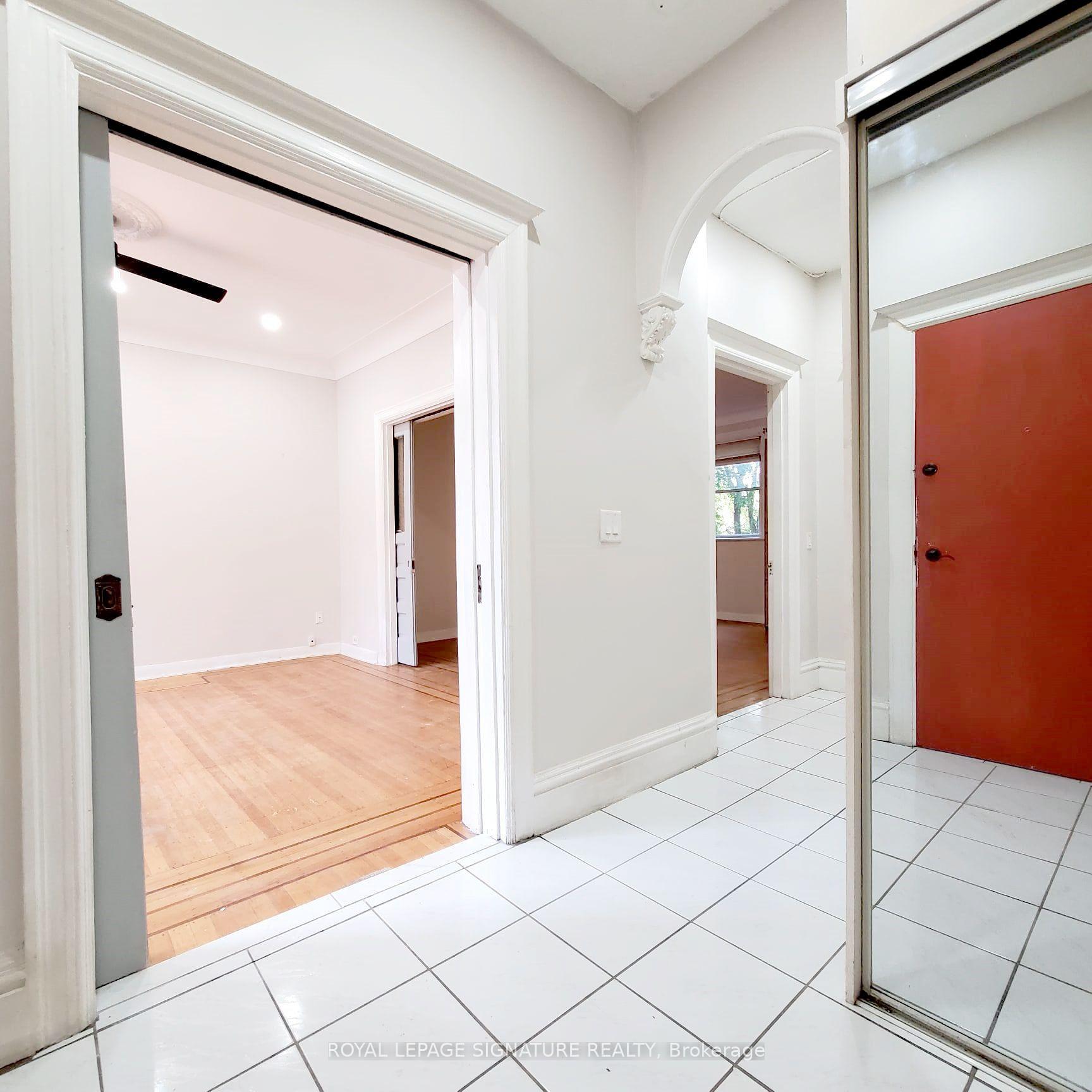 Photo 3 of Unit 2, 116 Fairholt Road S, Hamilton, Stipley — HOMEH