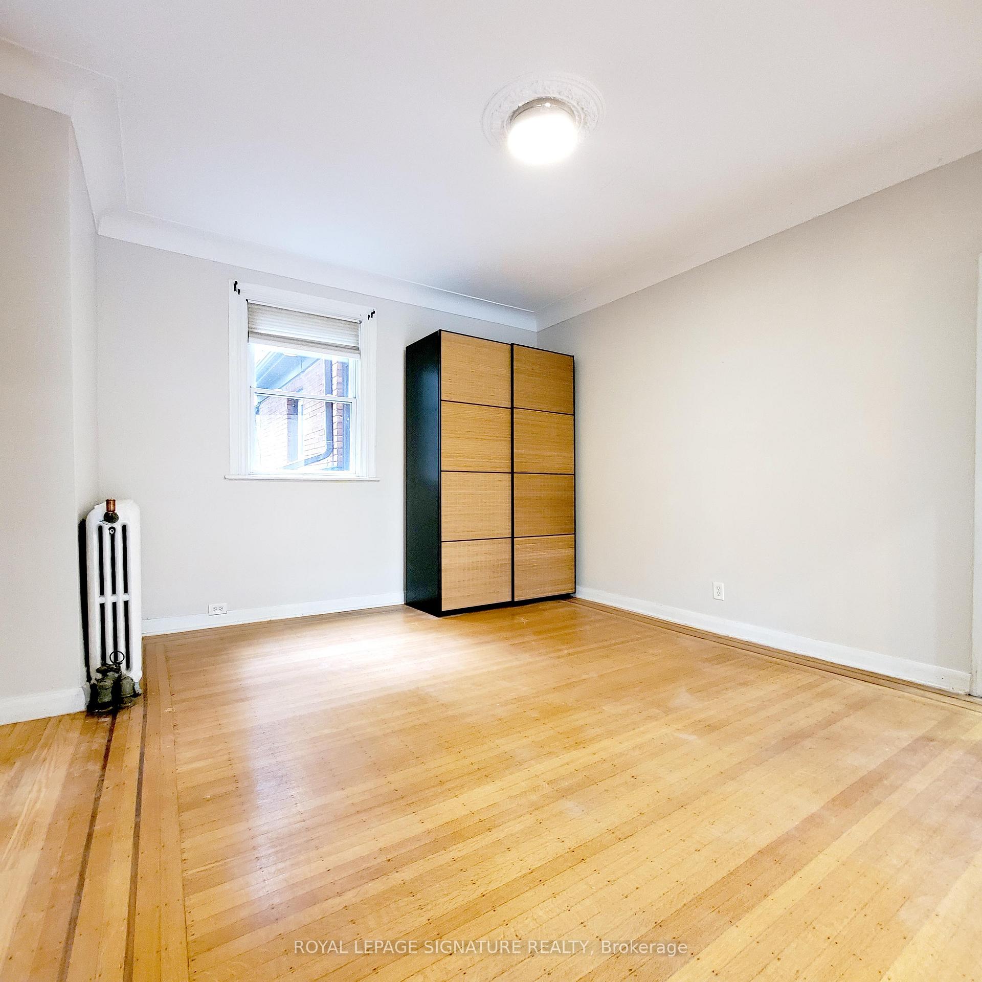 Photo 6 of Unit 2, 116 Fairholt Road S, Hamilton, Stipley — HOMEH