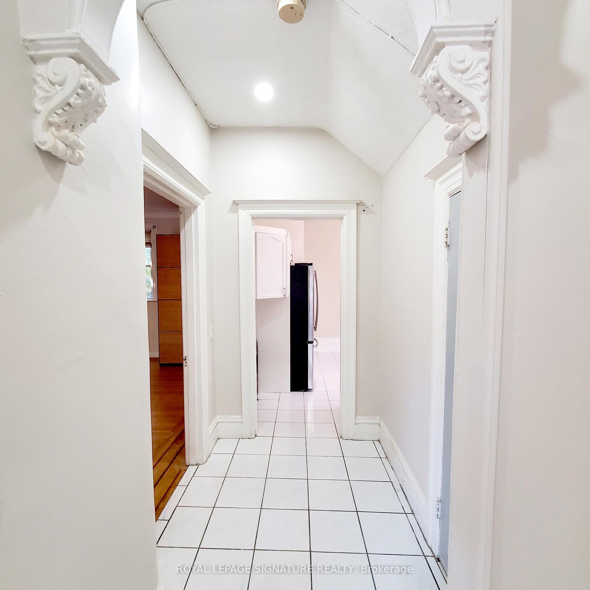 Photo 10 of Unit 2, 116 Fairholt Road S, Hamilton, Stipley — HOMEH