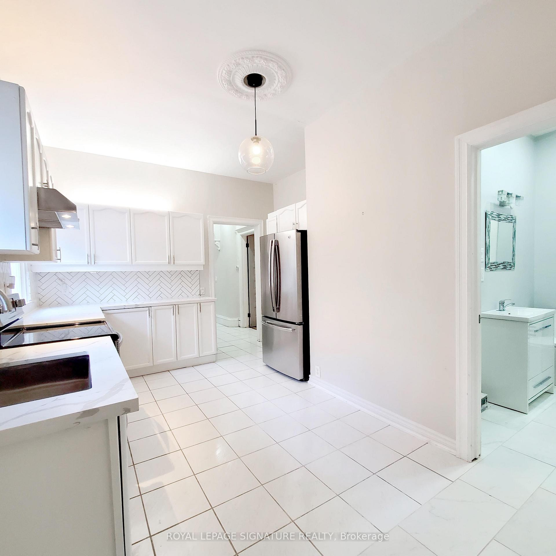 Photo 13 of Unit 2, 116 Fairholt Road S, Hamilton, Stipley — HOMEH
