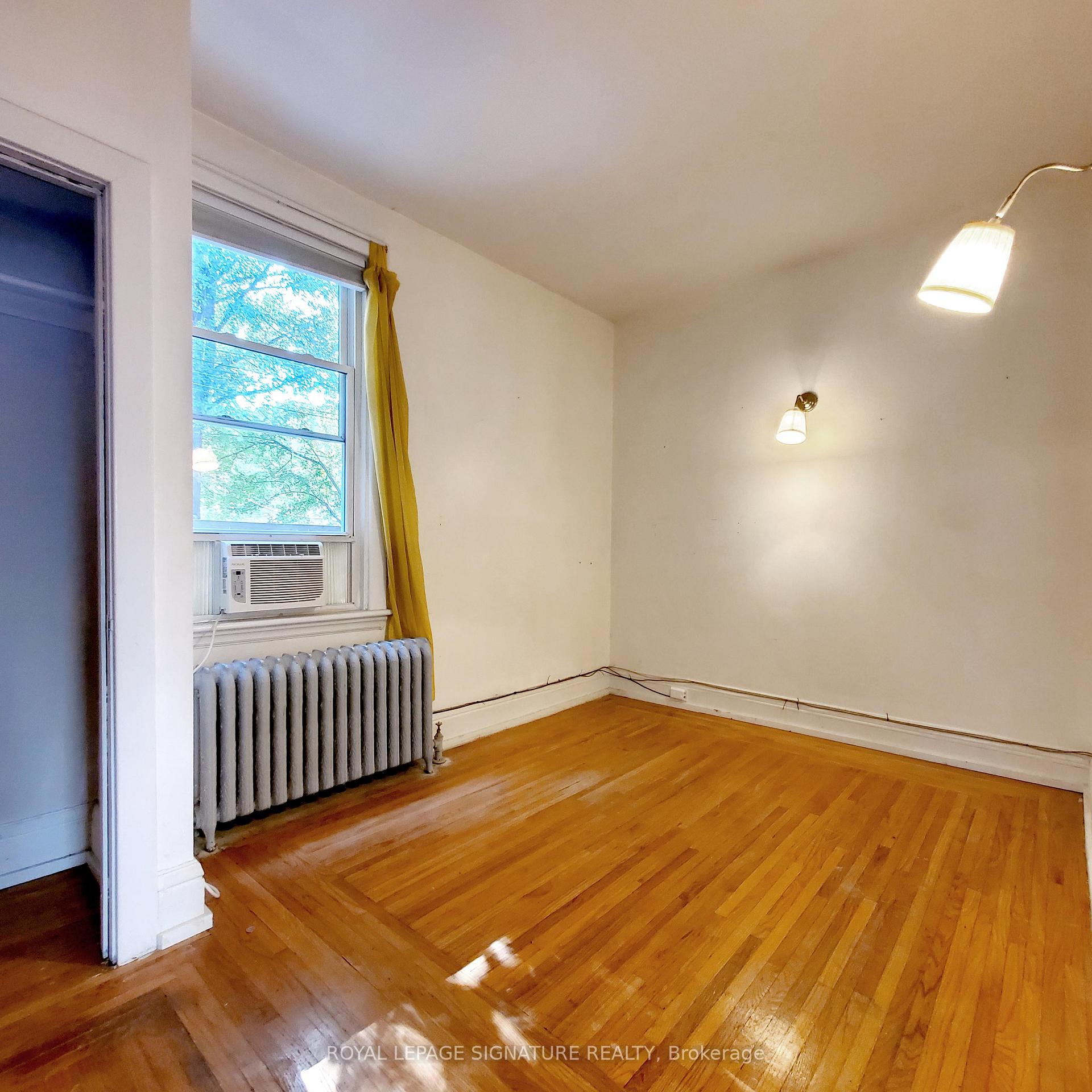 Photo 18 of Unit 2, 116 Fairholt Road S, Hamilton, Stipley — HOMEH