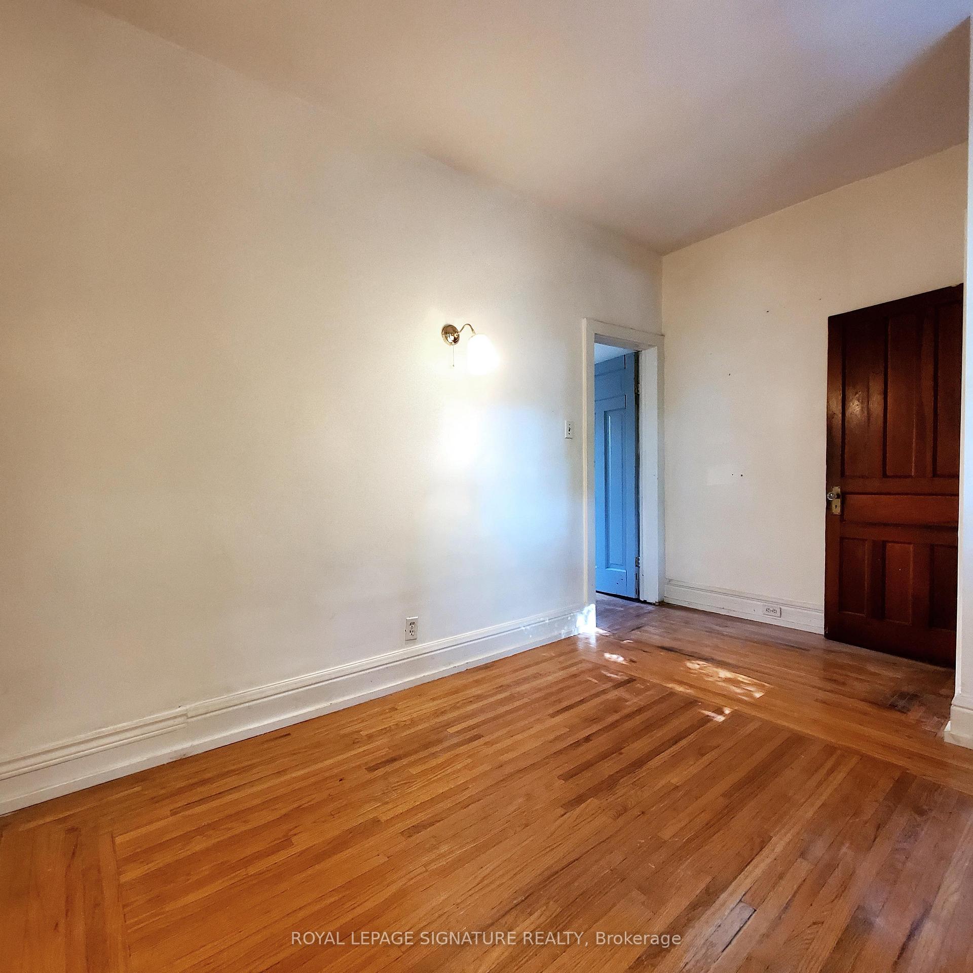 Photo 19 of Unit 2, 116 Fairholt Road S, Hamilton, Stipley — HOMEH
