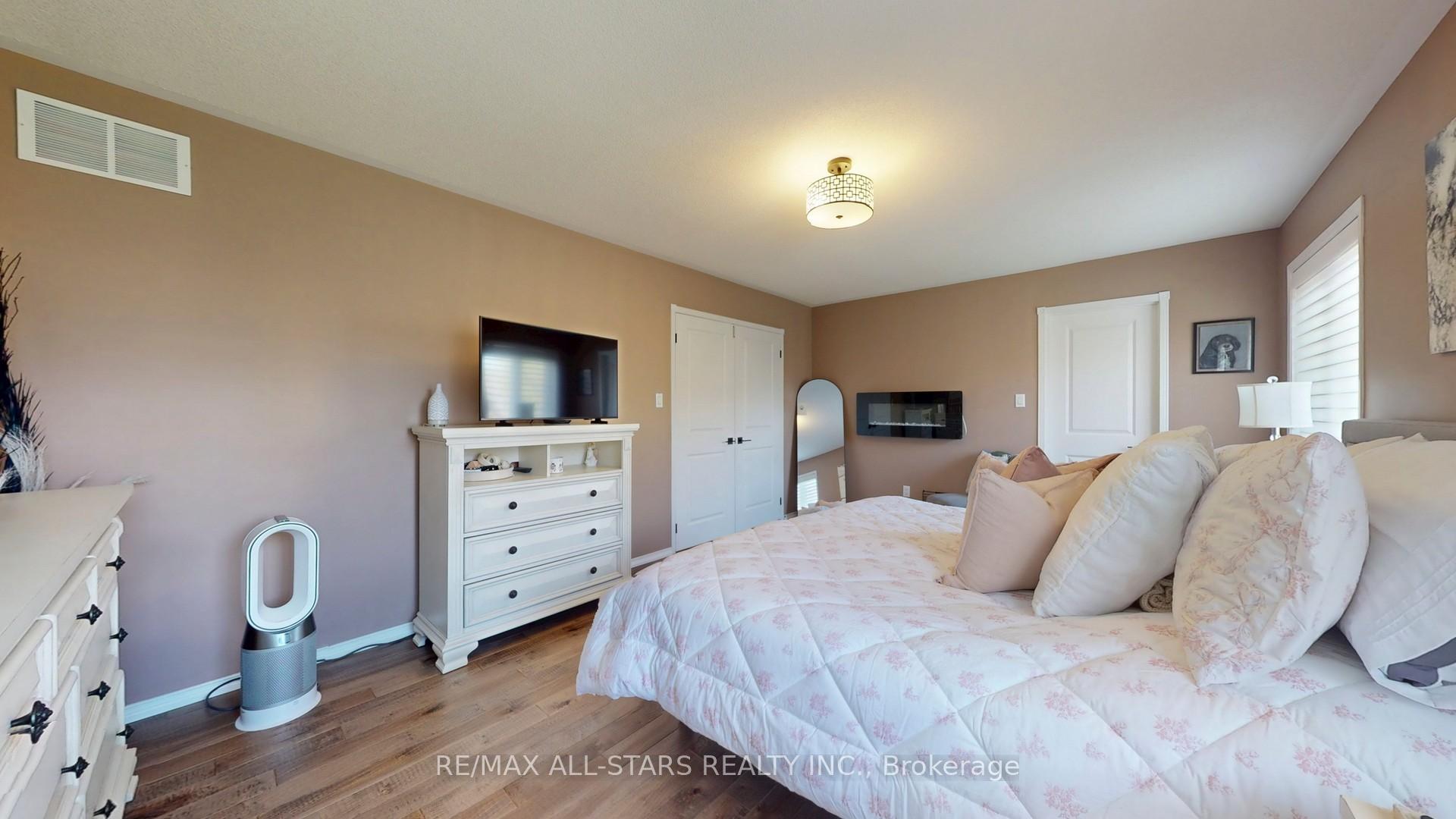 Photo 28 of 9 Confederation Drive, Uxbridge — HOMEH
