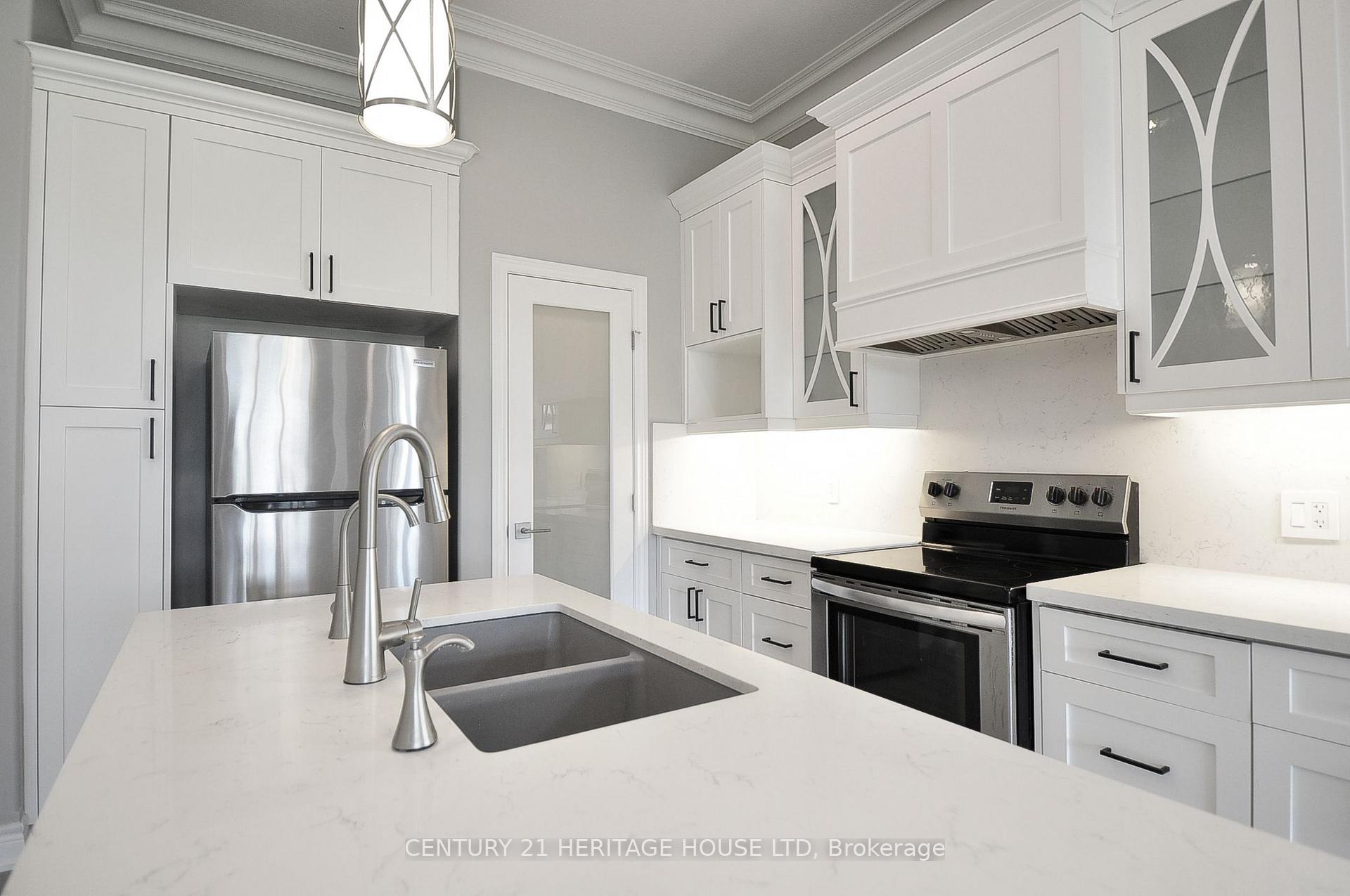 Photo 11 of 230 Orr Street S, Stratford — HOMEH