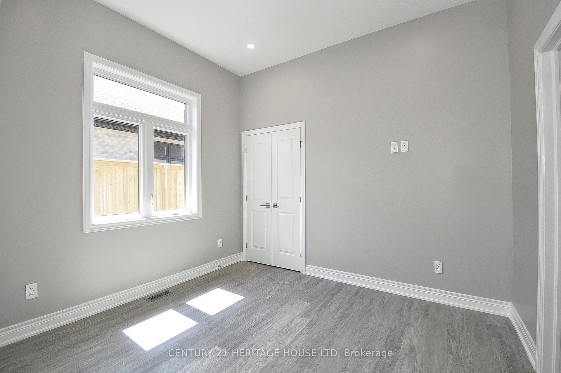 Photo 20 of 230 Orr Street S, Stratford — HOMEH