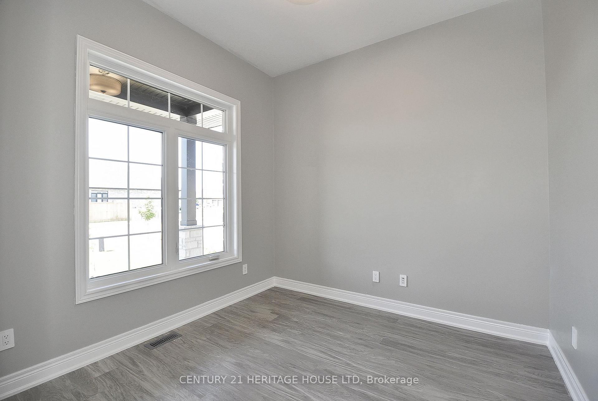 Photo 22 of 230 Orr Street S, Stratford — HOMEH