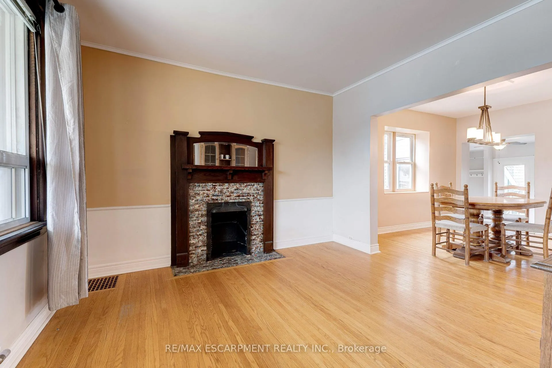 Photo 7 of 232 East 8th Street, Hamilton, Centremount — HOMEH