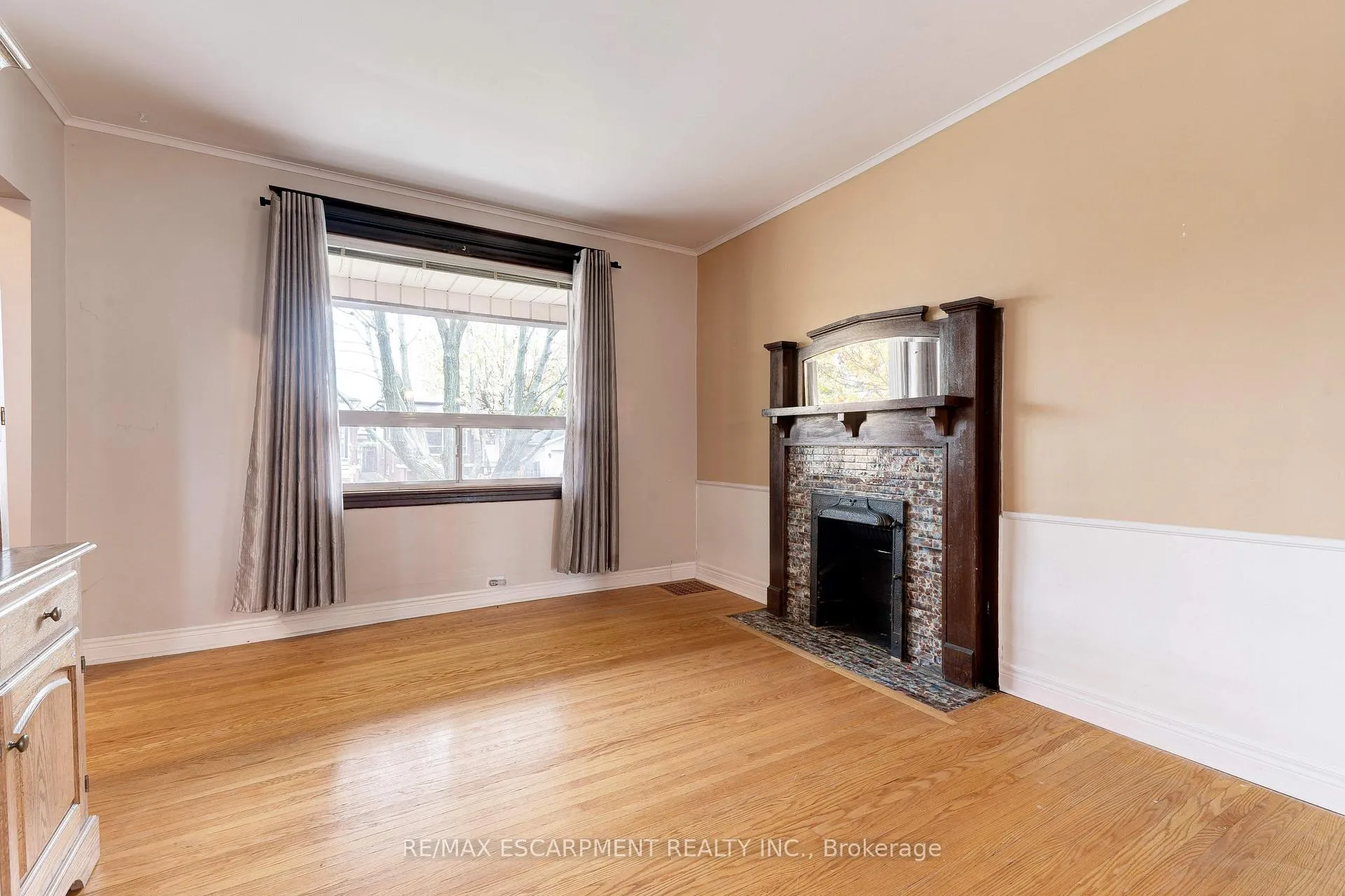 Photo 10 of 232 East 8th Street, Hamilton, Centremount — HOMEH