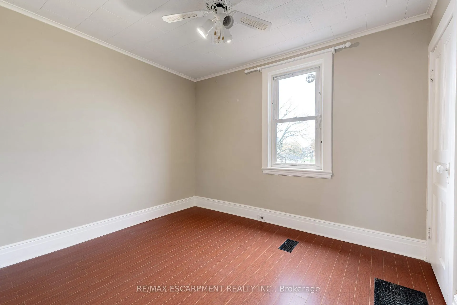 Photo 31 of 232 East 8th Street, Hamilton, Centremount — HOMEH