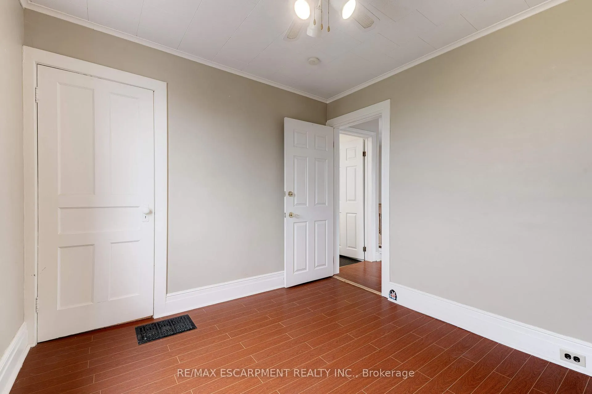 Photo 32 of 232 East 8th Street, Hamilton, Centremount — HOMEH