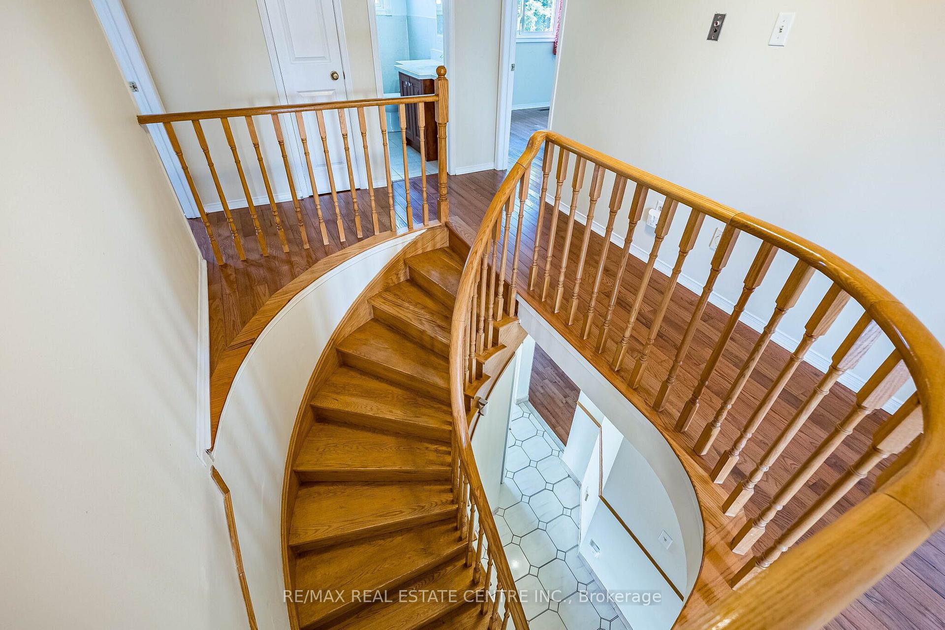 Photo 17 of 42 Lafleur Court, Brampton, Fletcher's Creek South — HOMEH