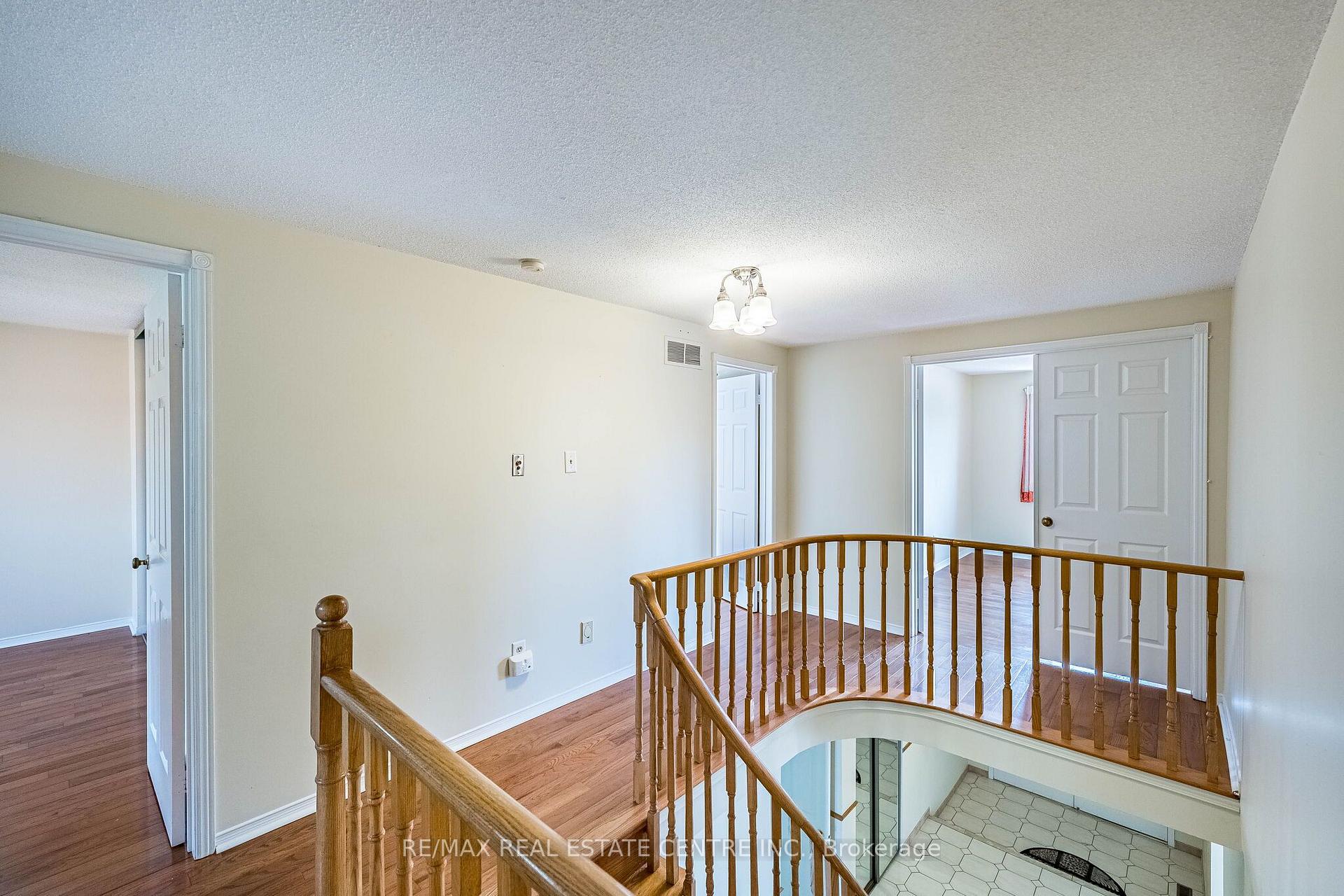 Photo 18 of 42 Lafleur Court, Brampton, Fletcher's Creek South — HOMEH