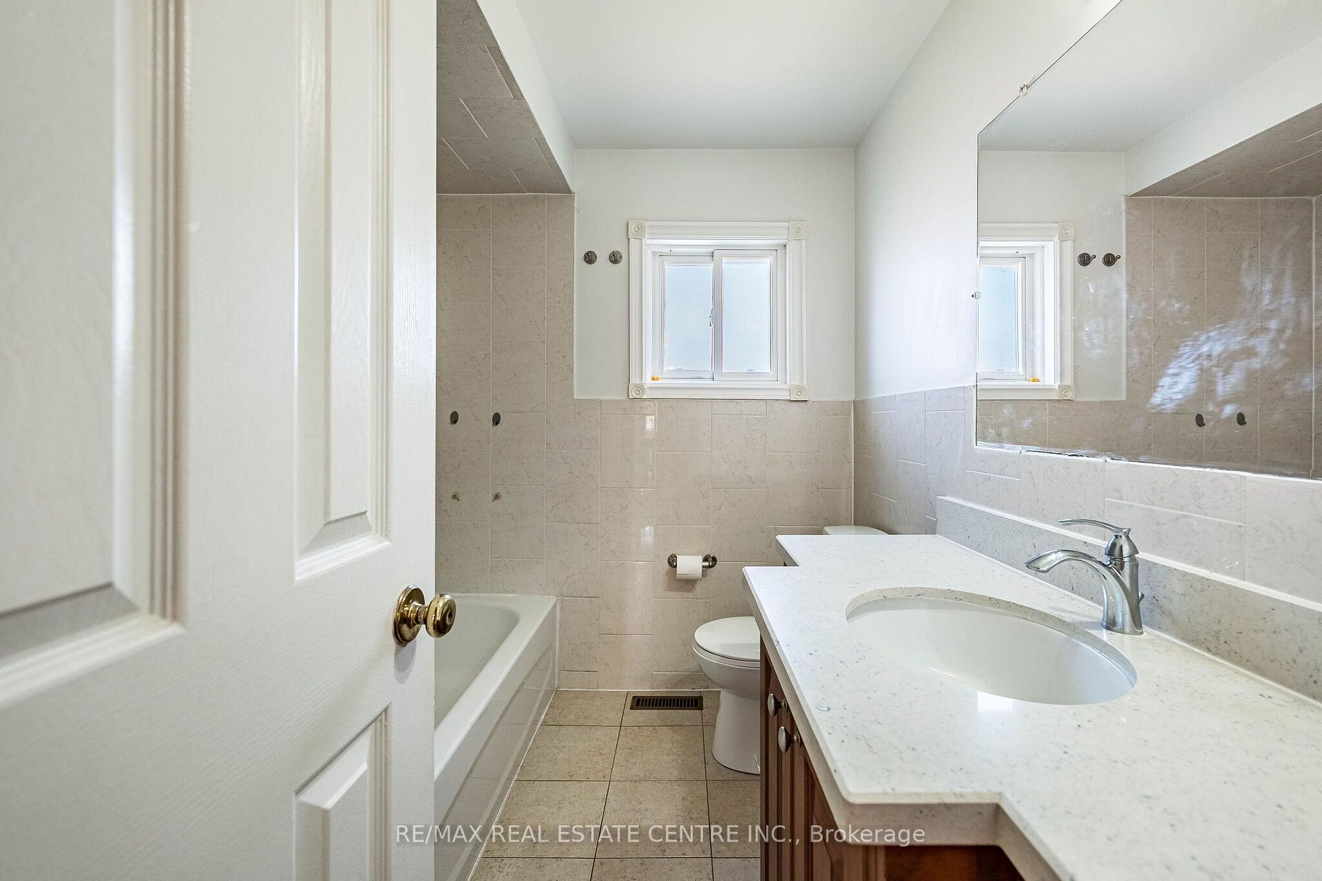 Photo 29 of 42 Lafleur Court, Brampton, Fletcher's Creek South — HOMEH