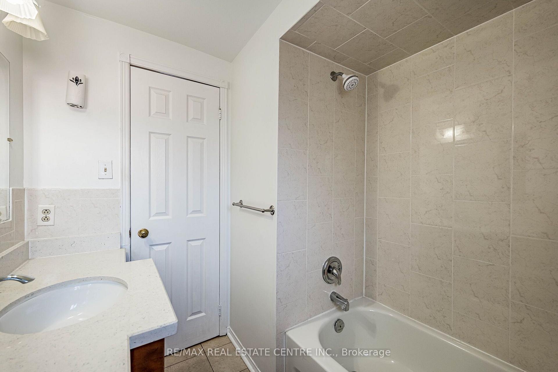 Photo 30 of 42 Lafleur Court, Brampton, Fletcher's Creek South — HOMEH