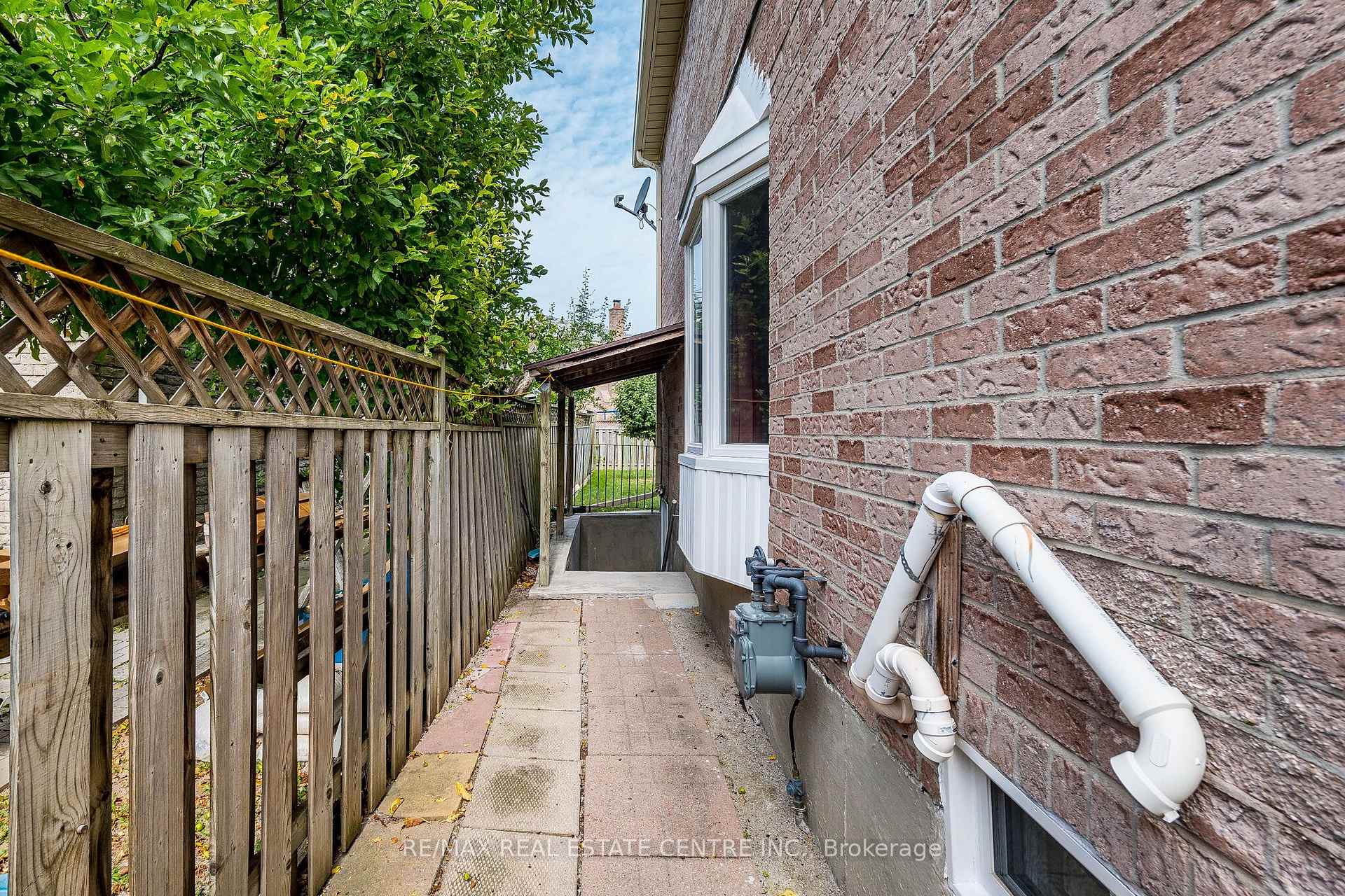 Photo 48 of 42 Lafleur Court, Brampton, Fletcher's Creek South — HOMEH
