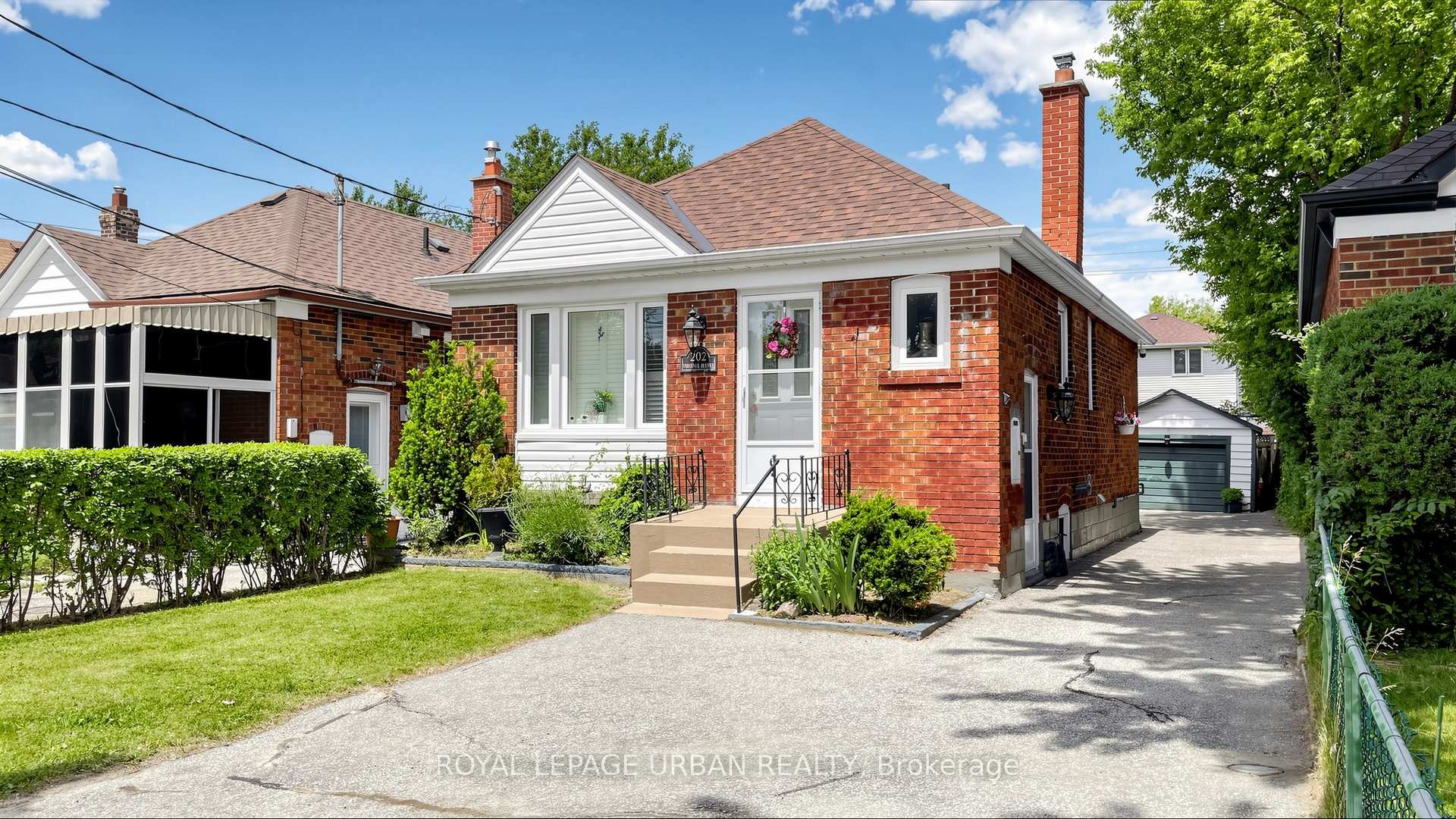 Photo 2 of 202 Virginia Avenue, Toronto, Woodbine-Lumsden — HOMEH