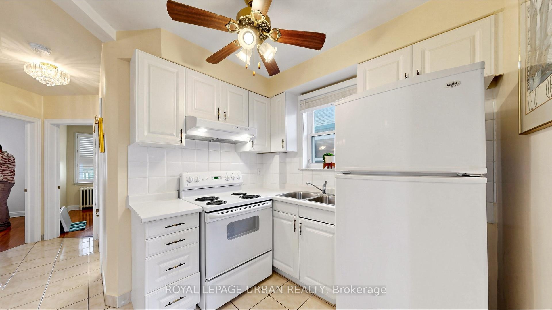 Photo 12 of 202 Virginia Avenue, Toronto, Woodbine-Lumsden — HOMEH