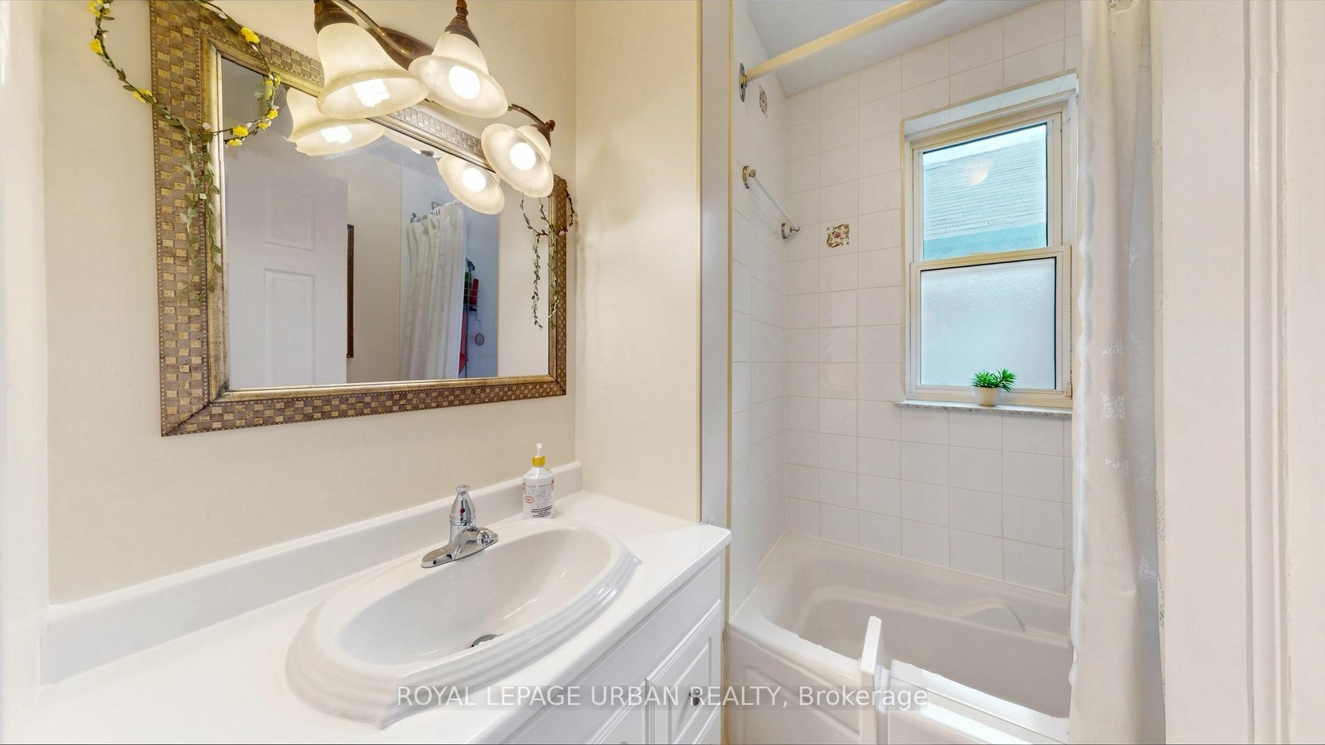 Photo 19 of 202 Virginia Avenue, Toronto, Woodbine-Lumsden — HOMEH