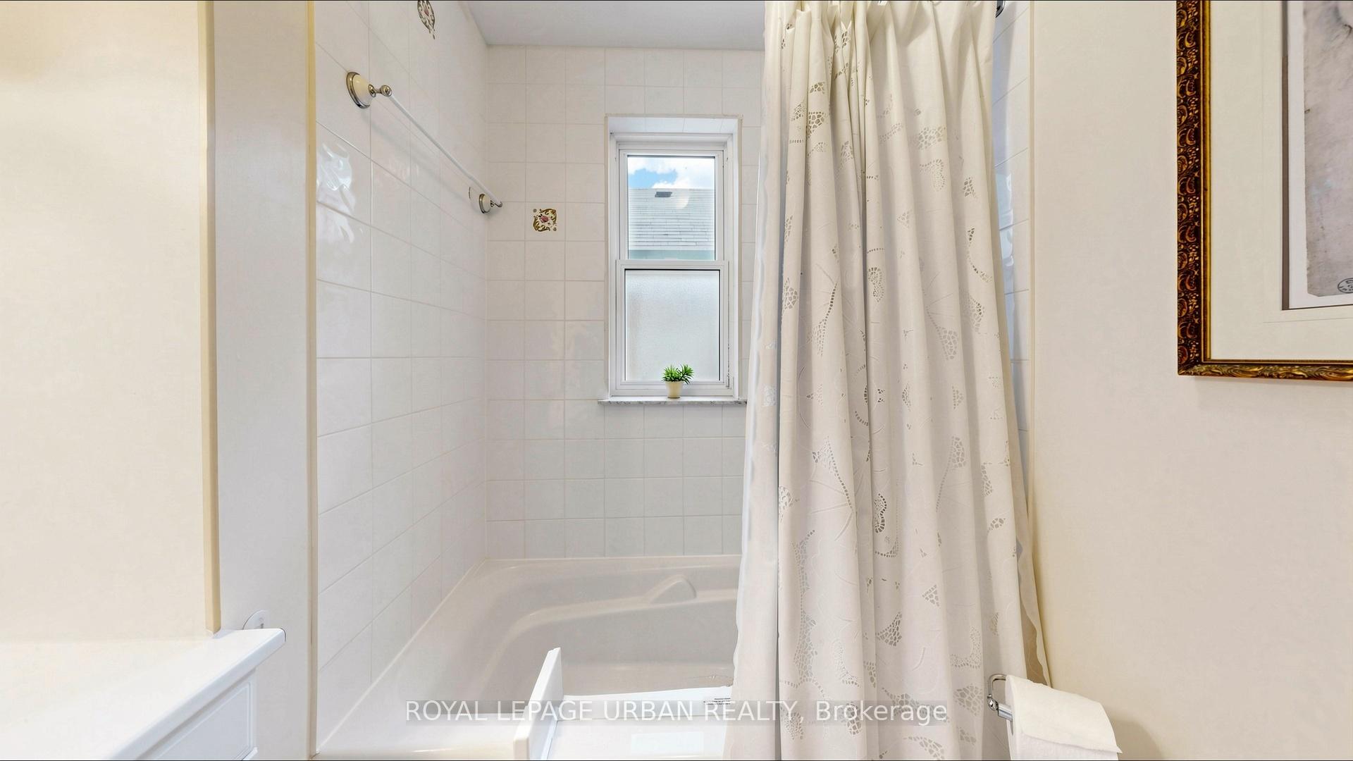 Photo 21 of 202 Virginia Avenue, Toronto, Woodbine-Lumsden — HOMEH