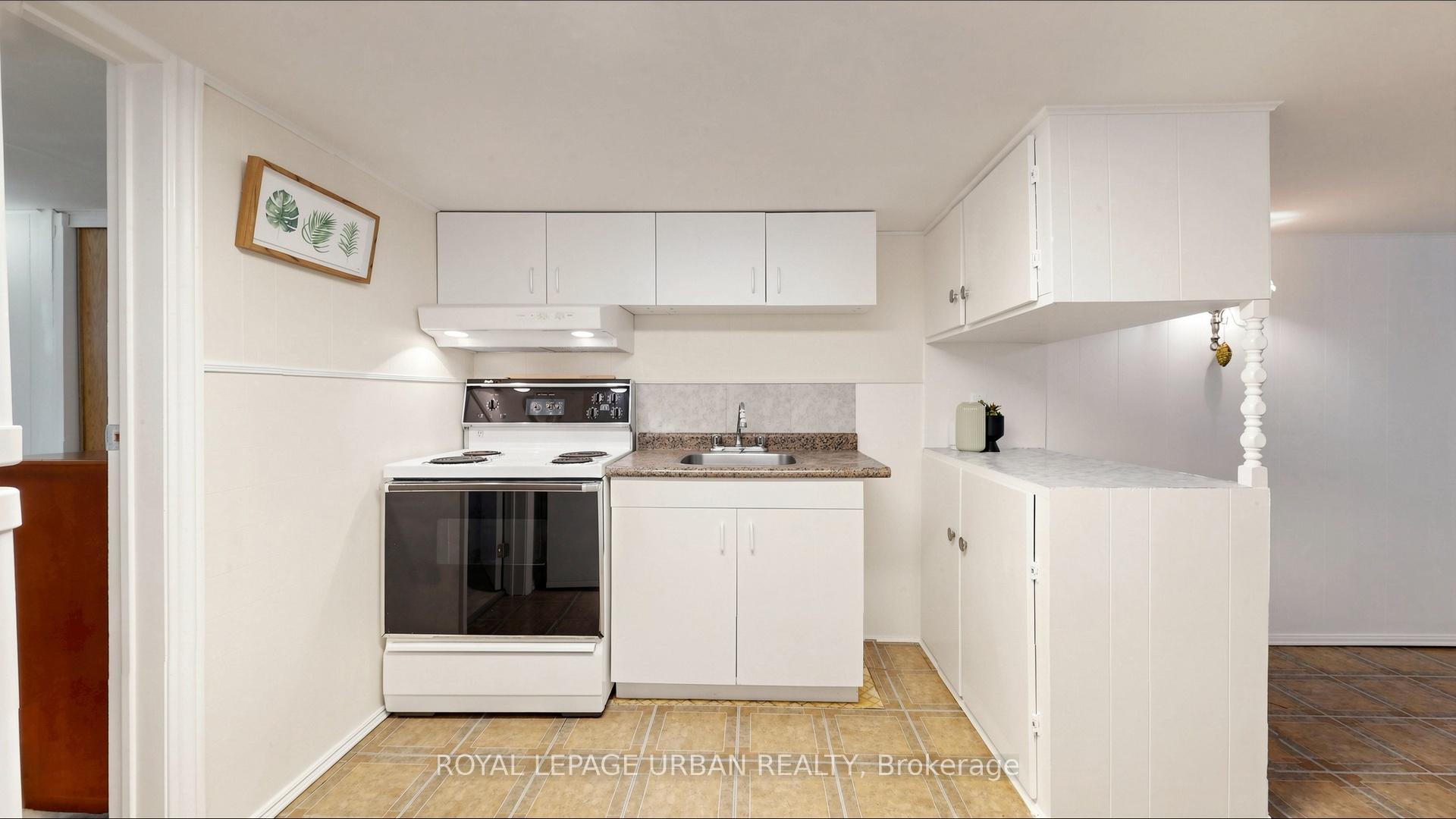 Photo 31 of 202 Virginia Avenue, Toronto, Woodbine-Lumsden — HOMEH
