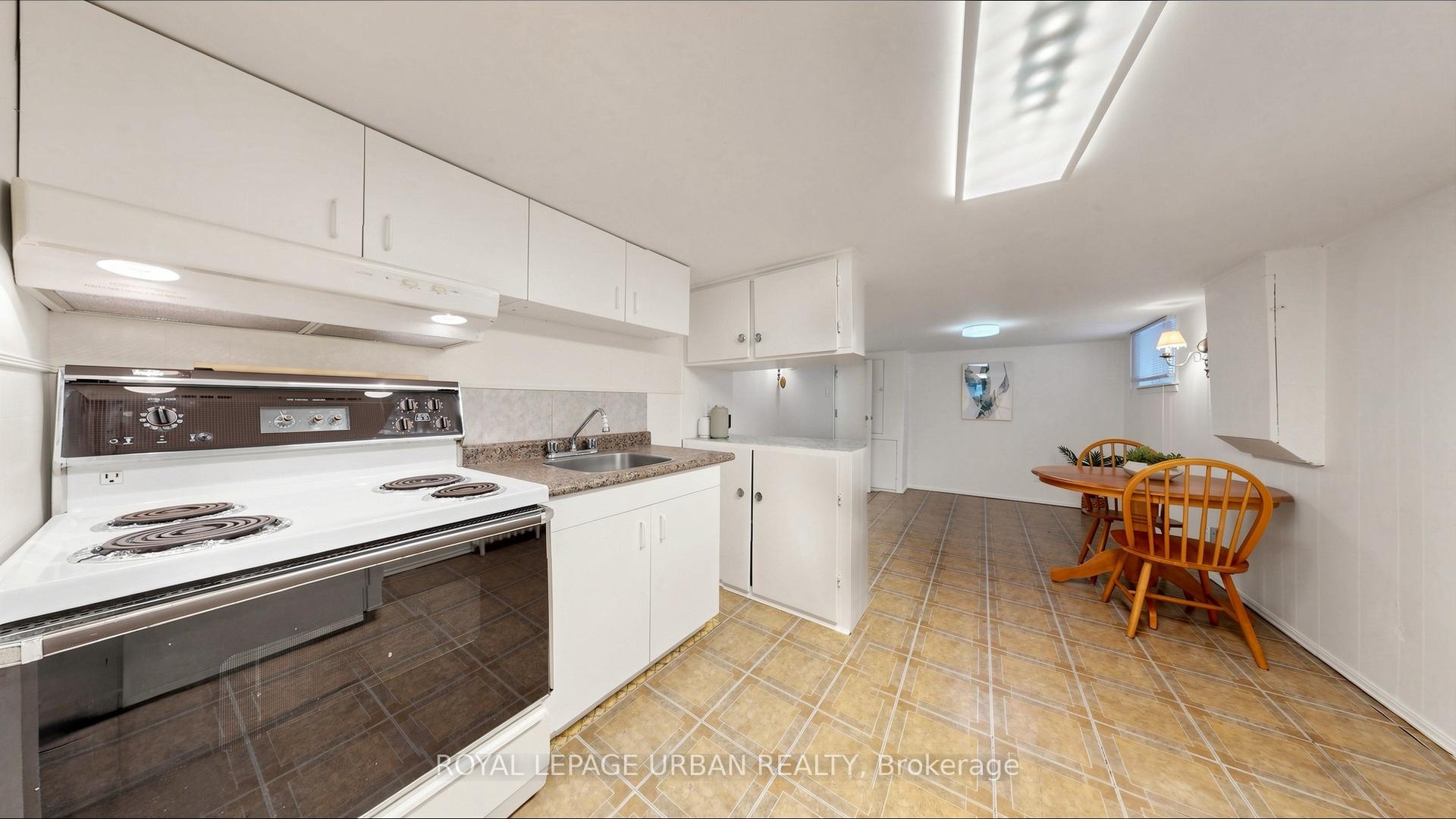 Photo 32 of 202 Virginia Avenue, Toronto, Woodbine-Lumsden — HOMEH