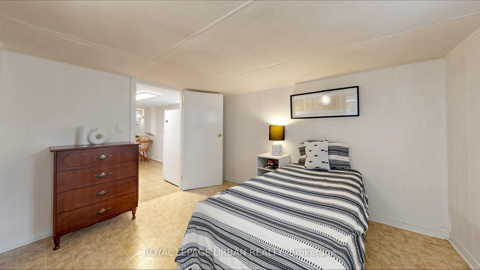 Photo 34 of 202 Virginia Avenue, Toronto, Woodbine-Lumsden — HOMEH