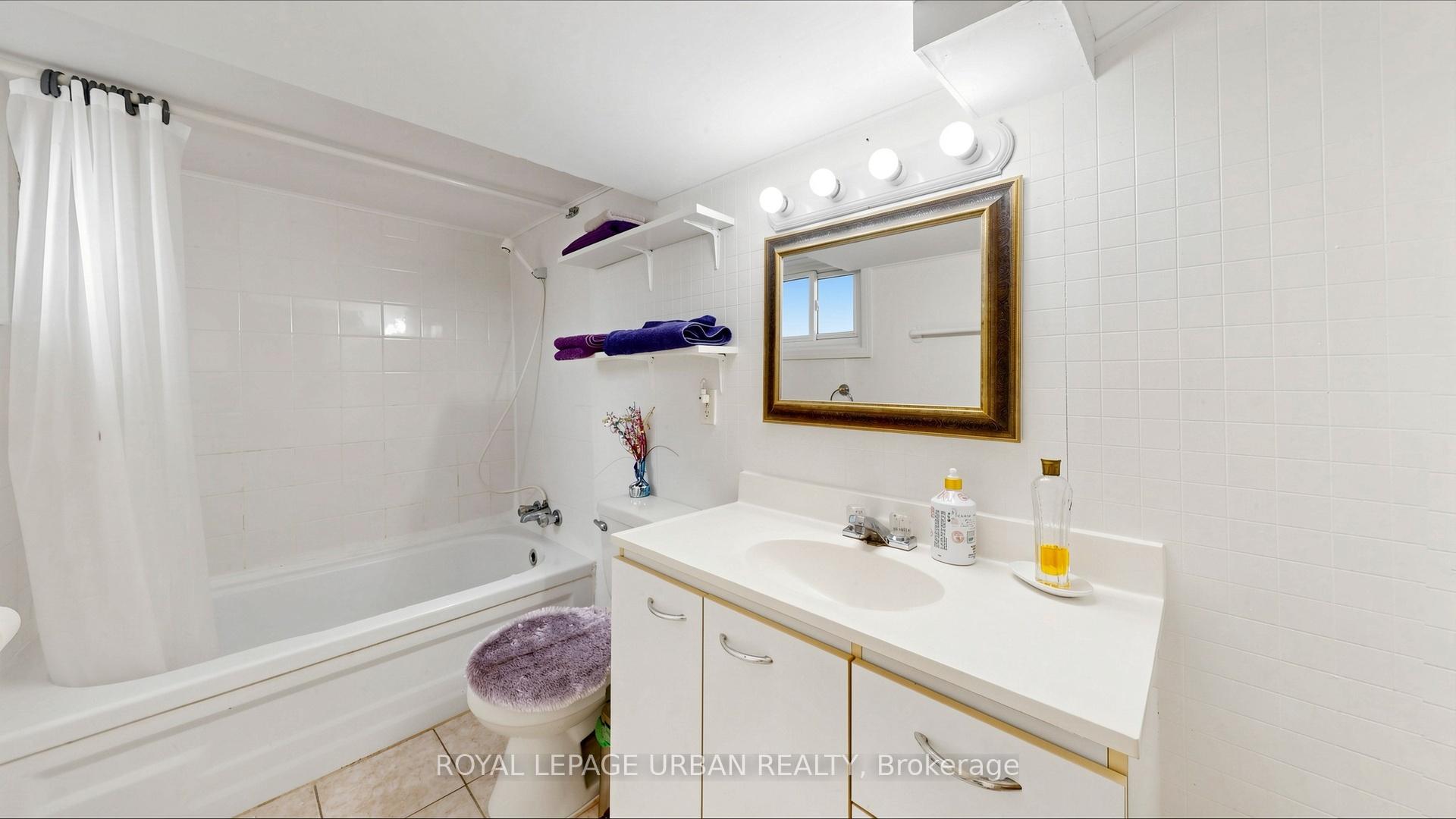 Photo 36 of 202 Virginia Avenue, Toronto, Woodbine-Lumsden — HOMEH