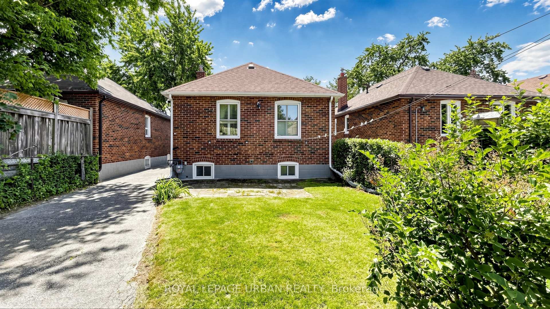 Photo 37 of 202 Virginia Avenue, Toronto, Woodbine-Lumsden — HOMEH