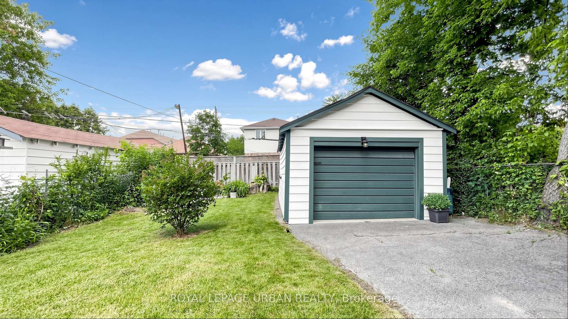 Photo 41 of 202 Virginia Avenue, Toronto, Woodbine-Lumsden — HOMEH